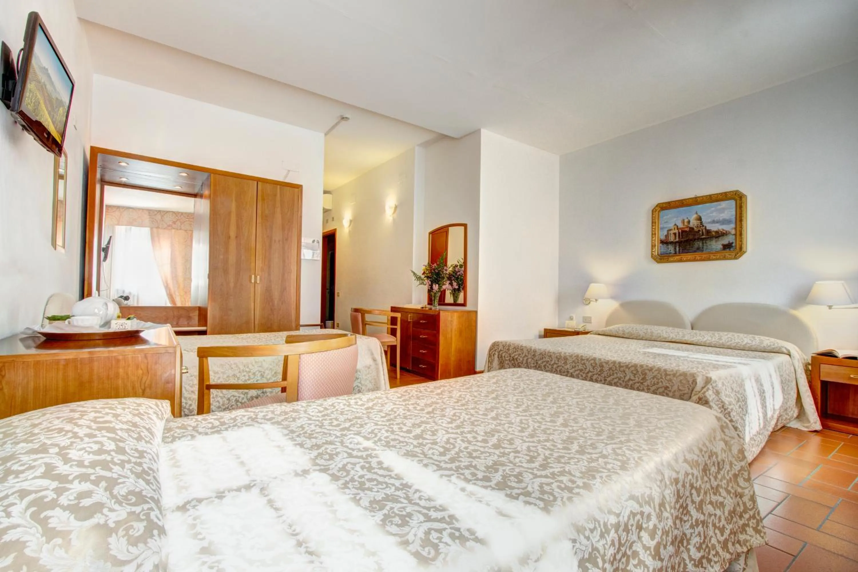 Photo of the whole room, Bed in Hotel San Lino