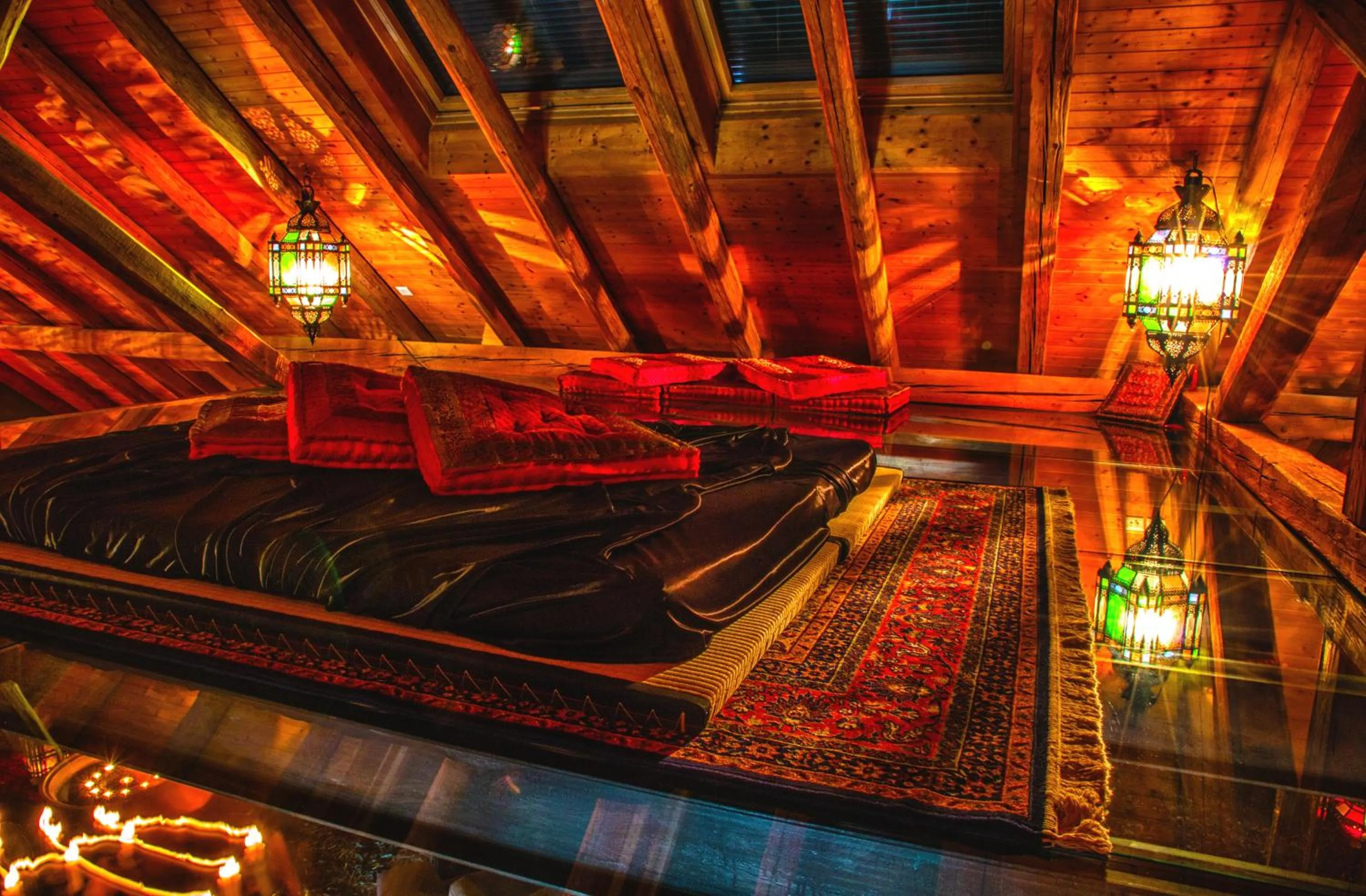 Photo of the whole room in Bijou Hotel / Love and Romance