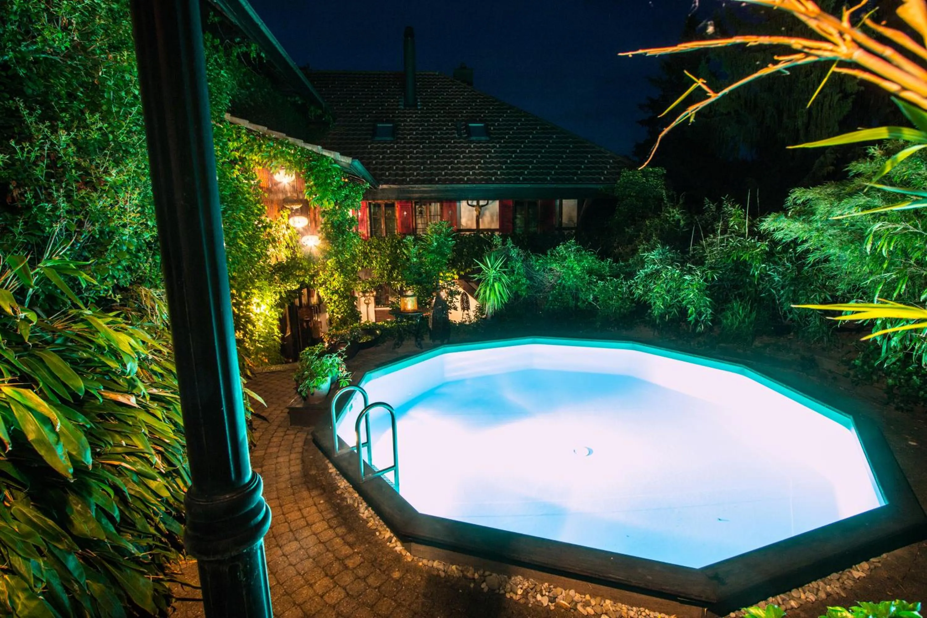 Patio in Bijou Hotel / Love and Romance