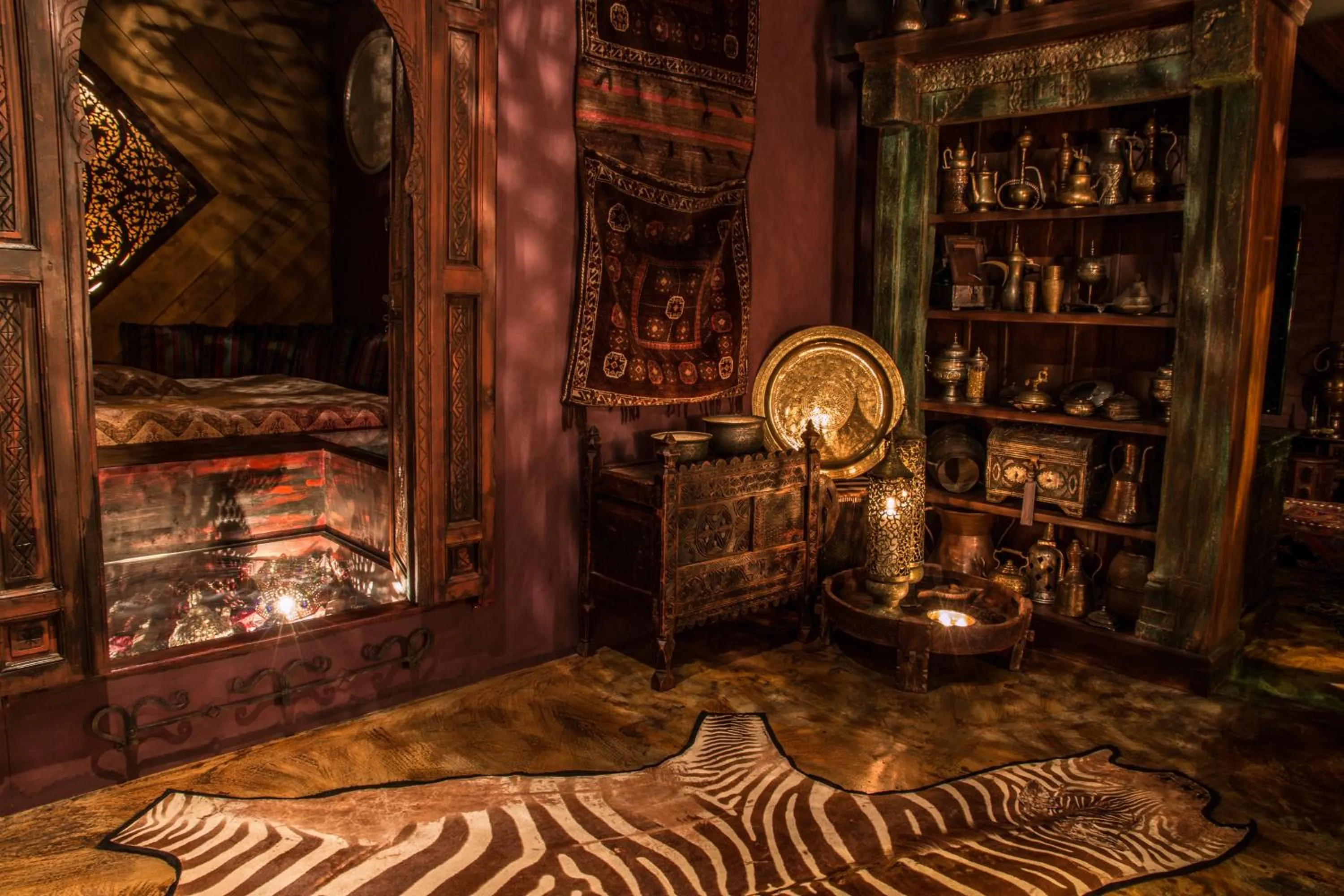 Decorative detail in Bijou Hotel / Love and Romance