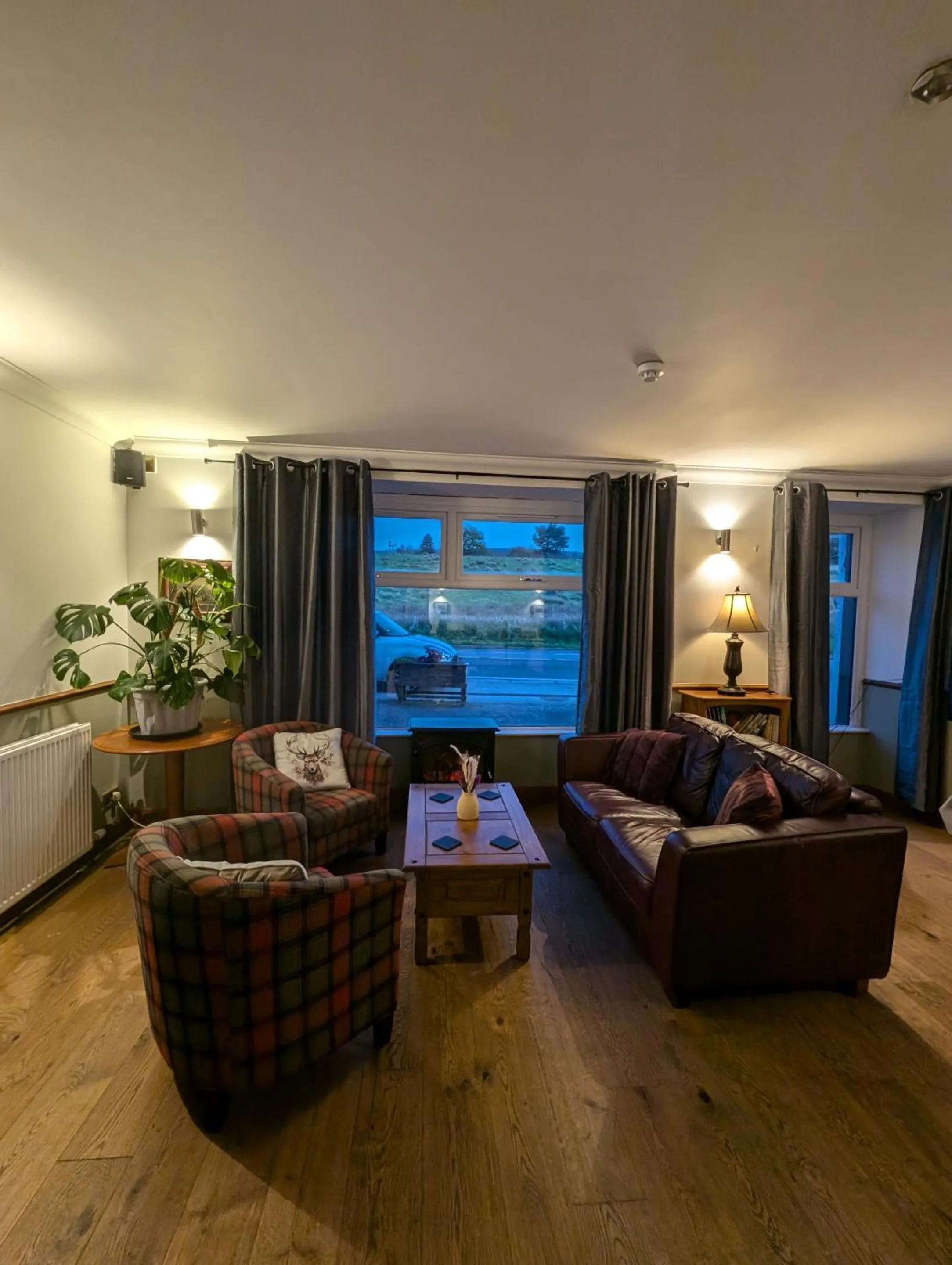 Living room in Old North Inn Hotel, Inverness
