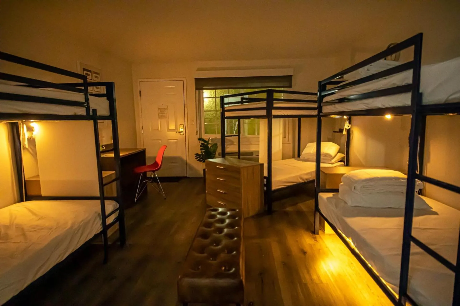 Bed in Bposhtels Anaheim