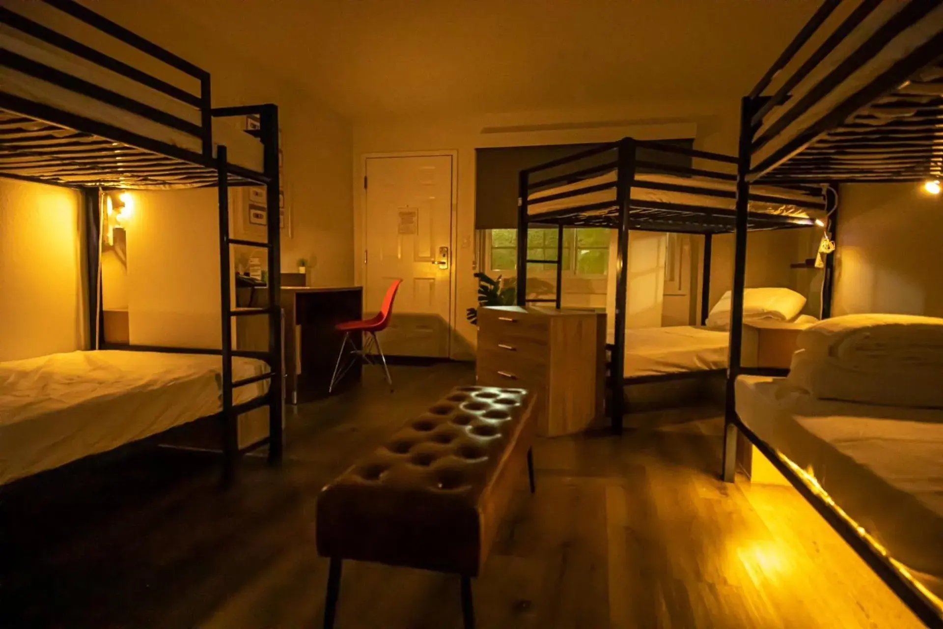 Bed in Bposhtels Anaheim Bed in Bposhtels Anaheim