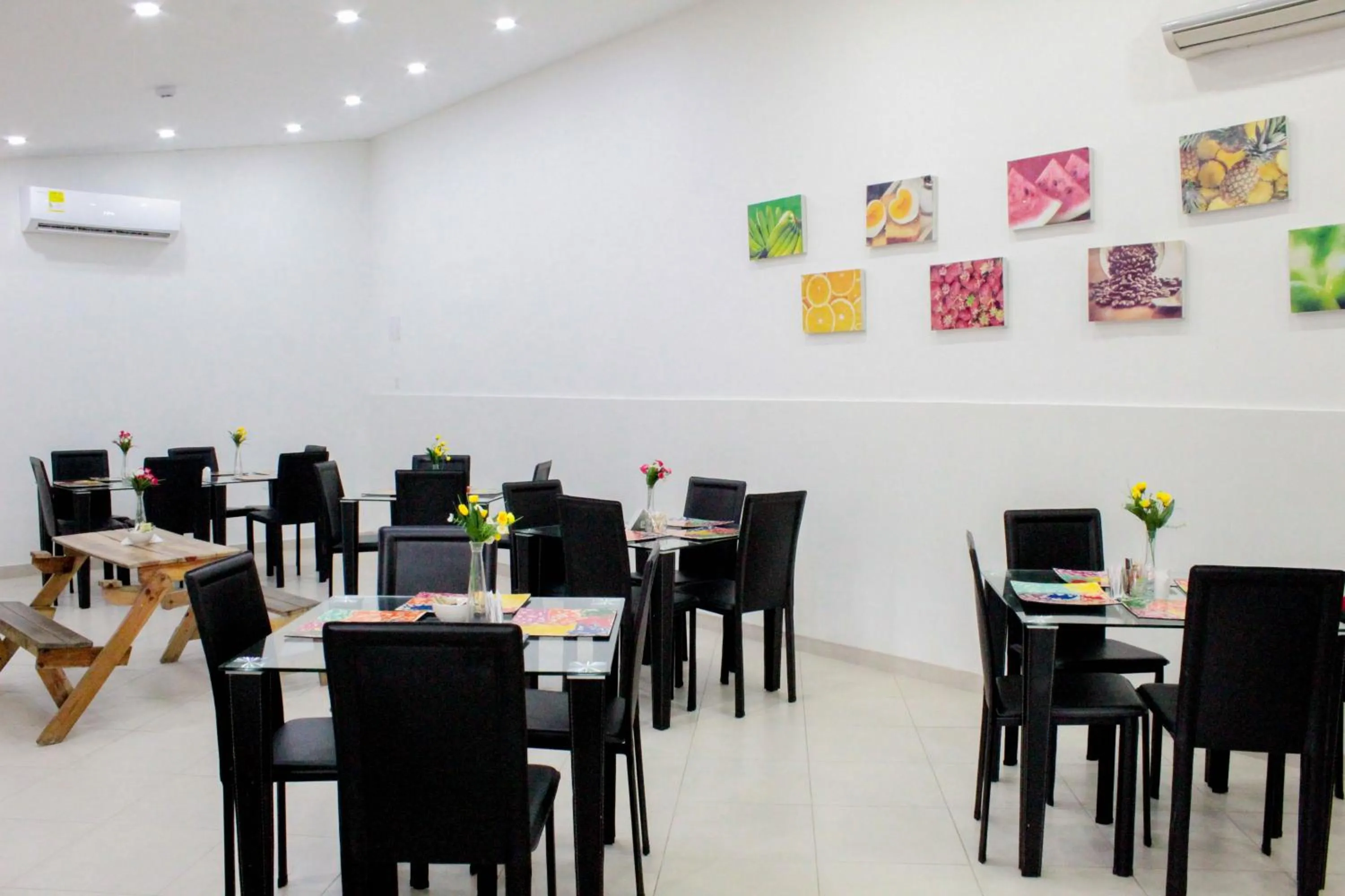 Lounge or bar in Hotel Tucuraca by DOT Tradition