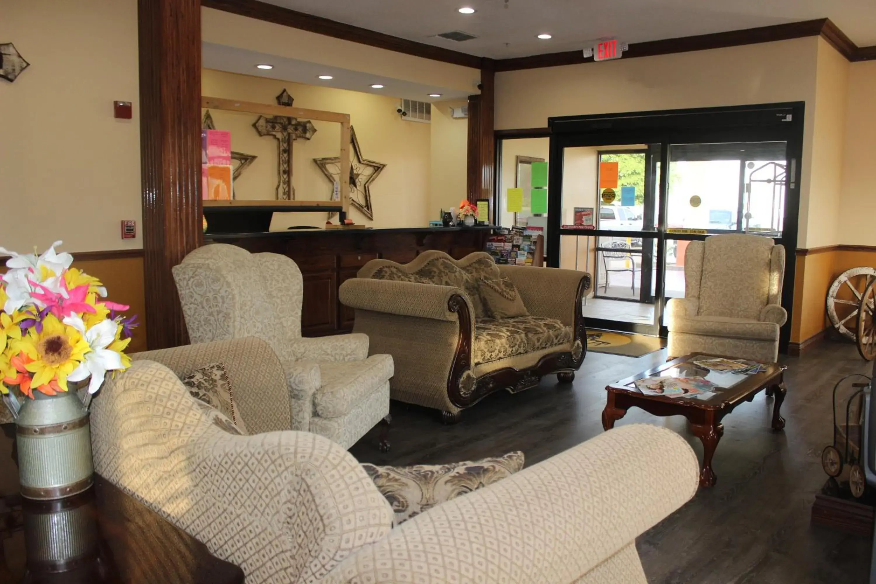 Communal lounge/ TV room in Truckerz Inn Communal lounge/ TV room in Truckerz Inn