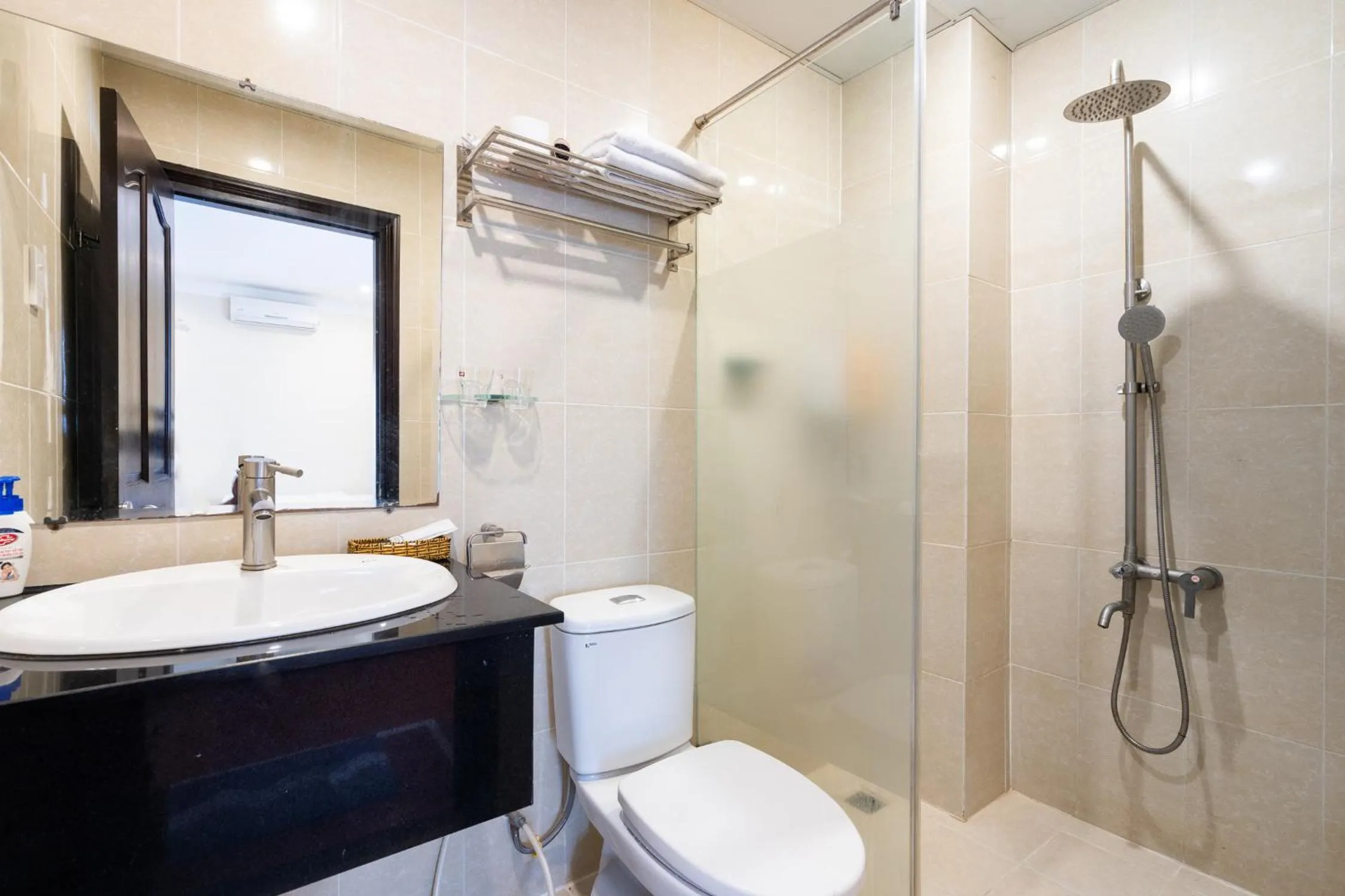 Triple Room with Balcony in Sai Gon Hotel Bui Vien Walking Street