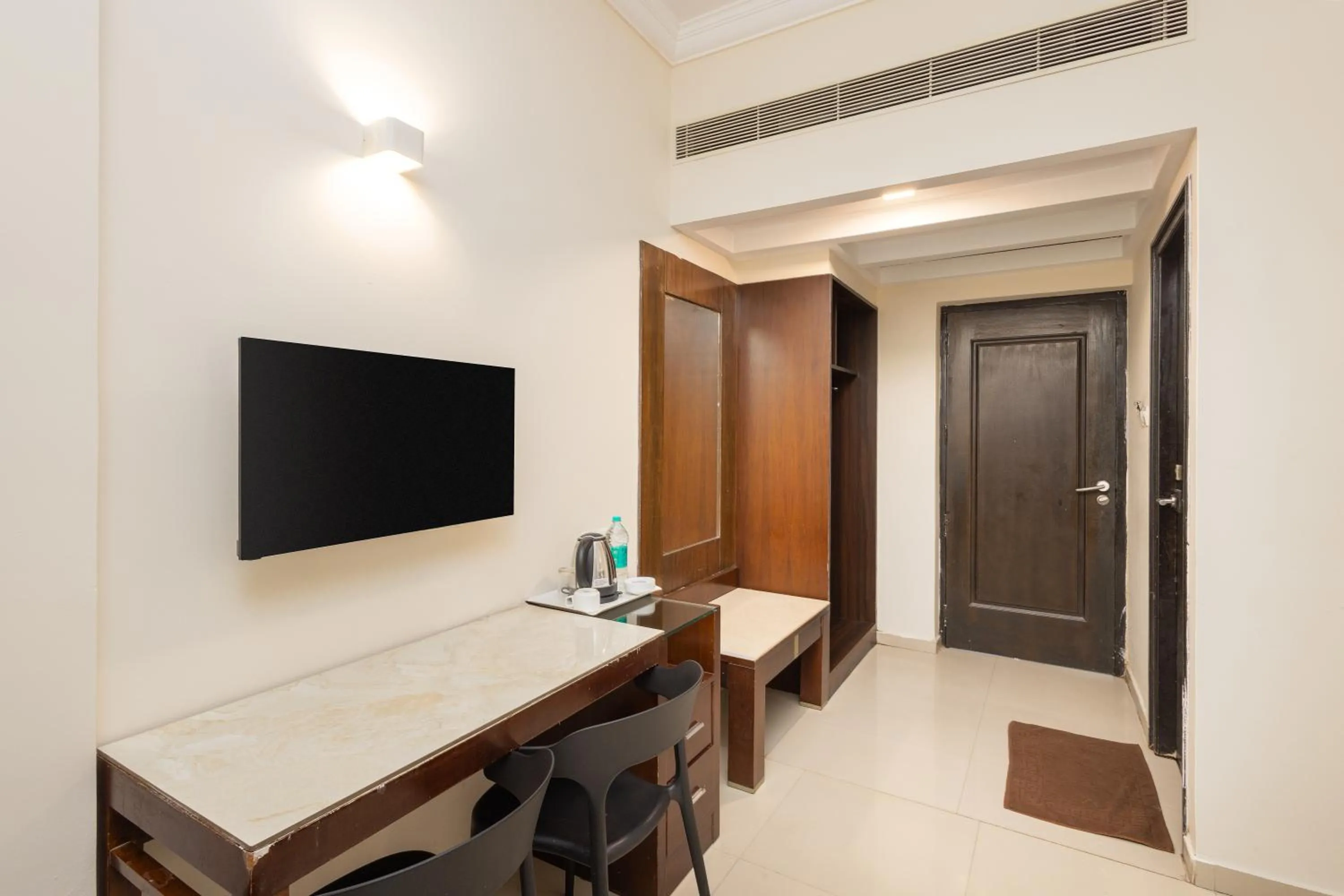 TV and multimedia in The Senate Hotel By Addon Group