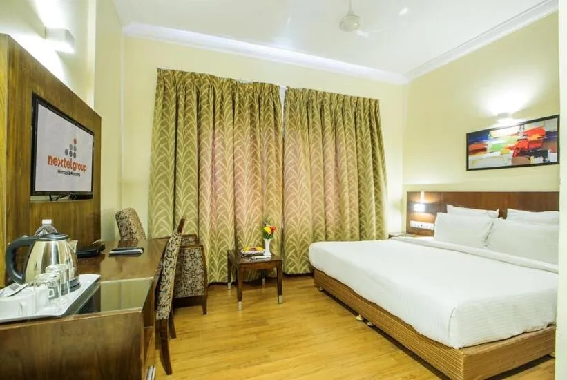 Bed in THE SENATE HOTEL