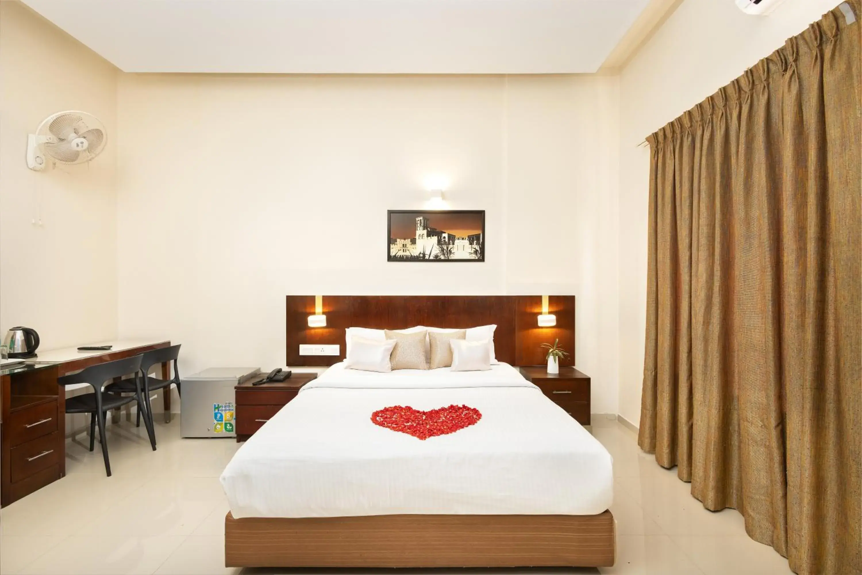 Photo of the whole room, Bed in The Senate Hotel By Addon Group Photo of the whole room, Bed in The Senate Hotel By Addon Group