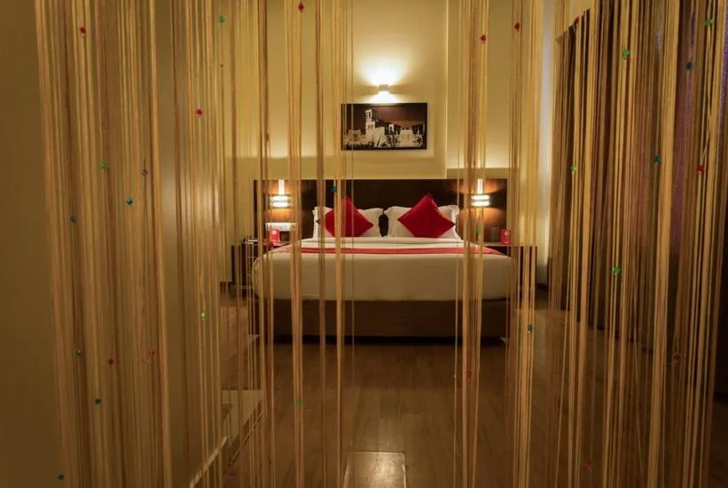 Bed in THE SENATE HOTEL