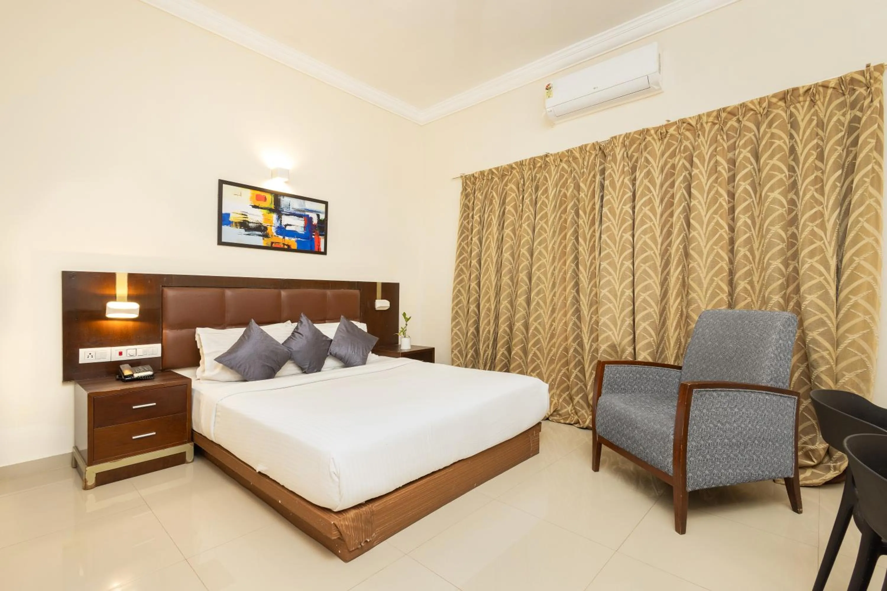 Photo of the whole room, Bed in The Senate Hotel By Addon Group