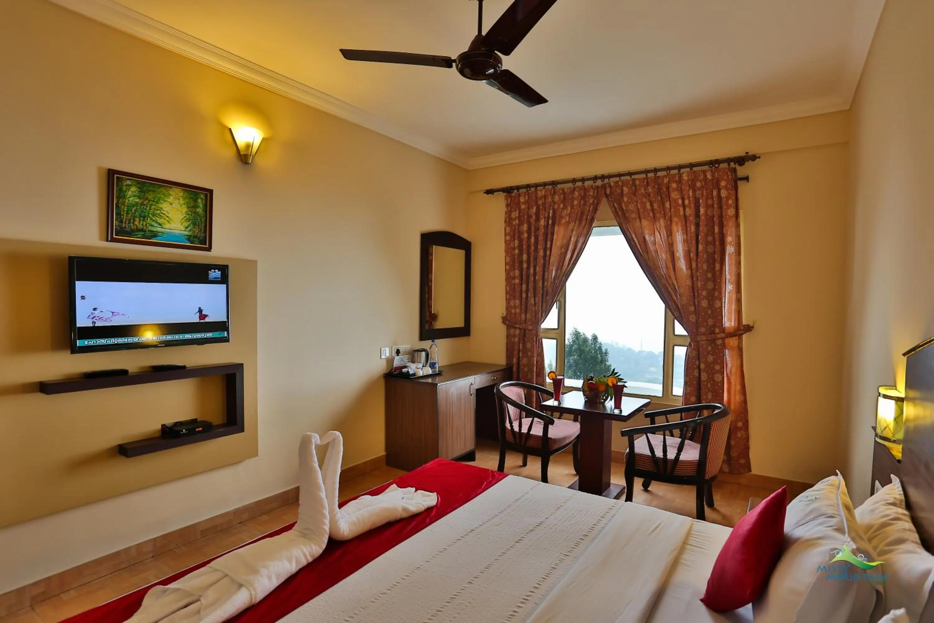 Communal lounge/ TV room in Misty Mountain Resort