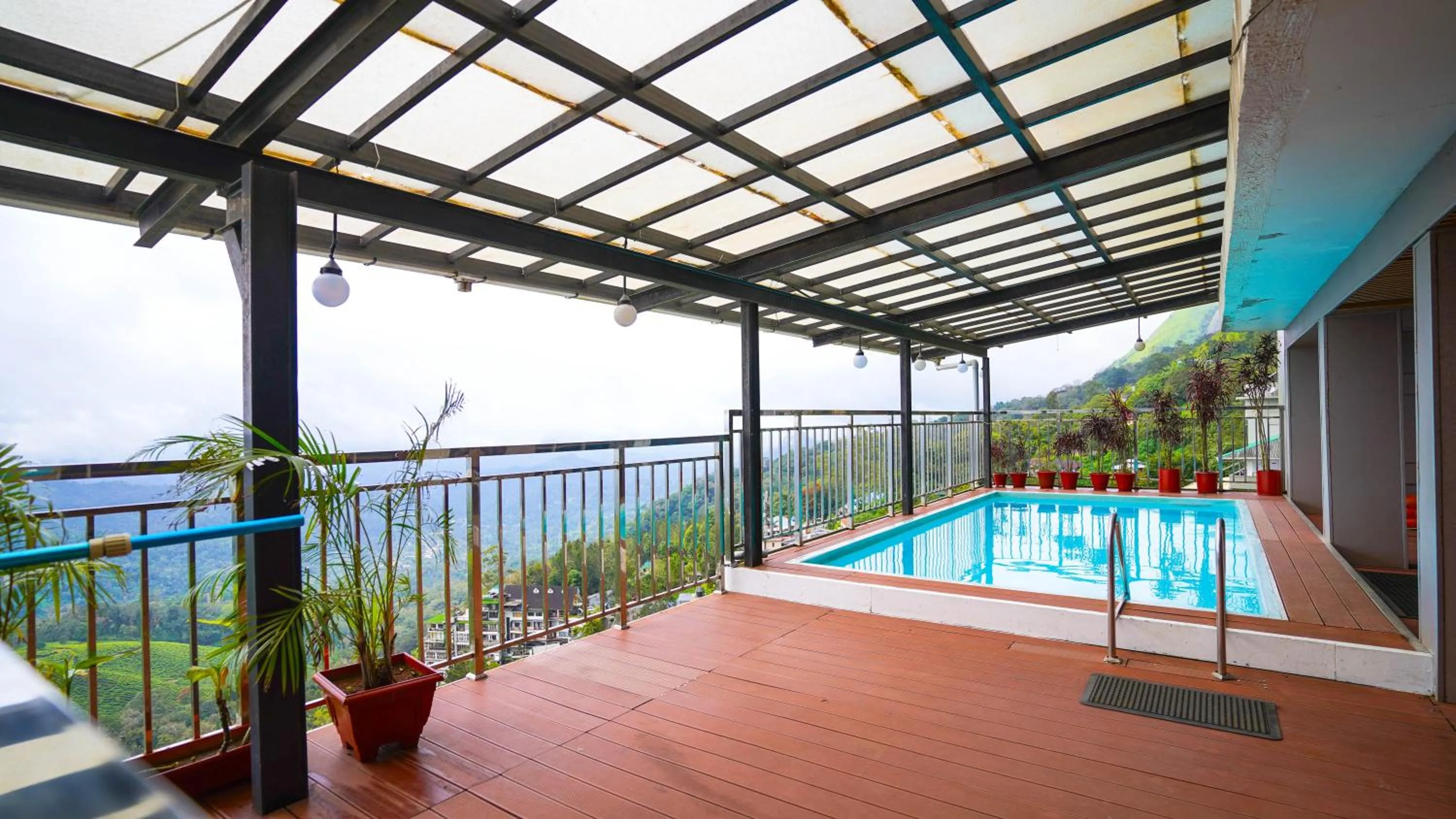 Swimming pool in Misty Mountain Resort