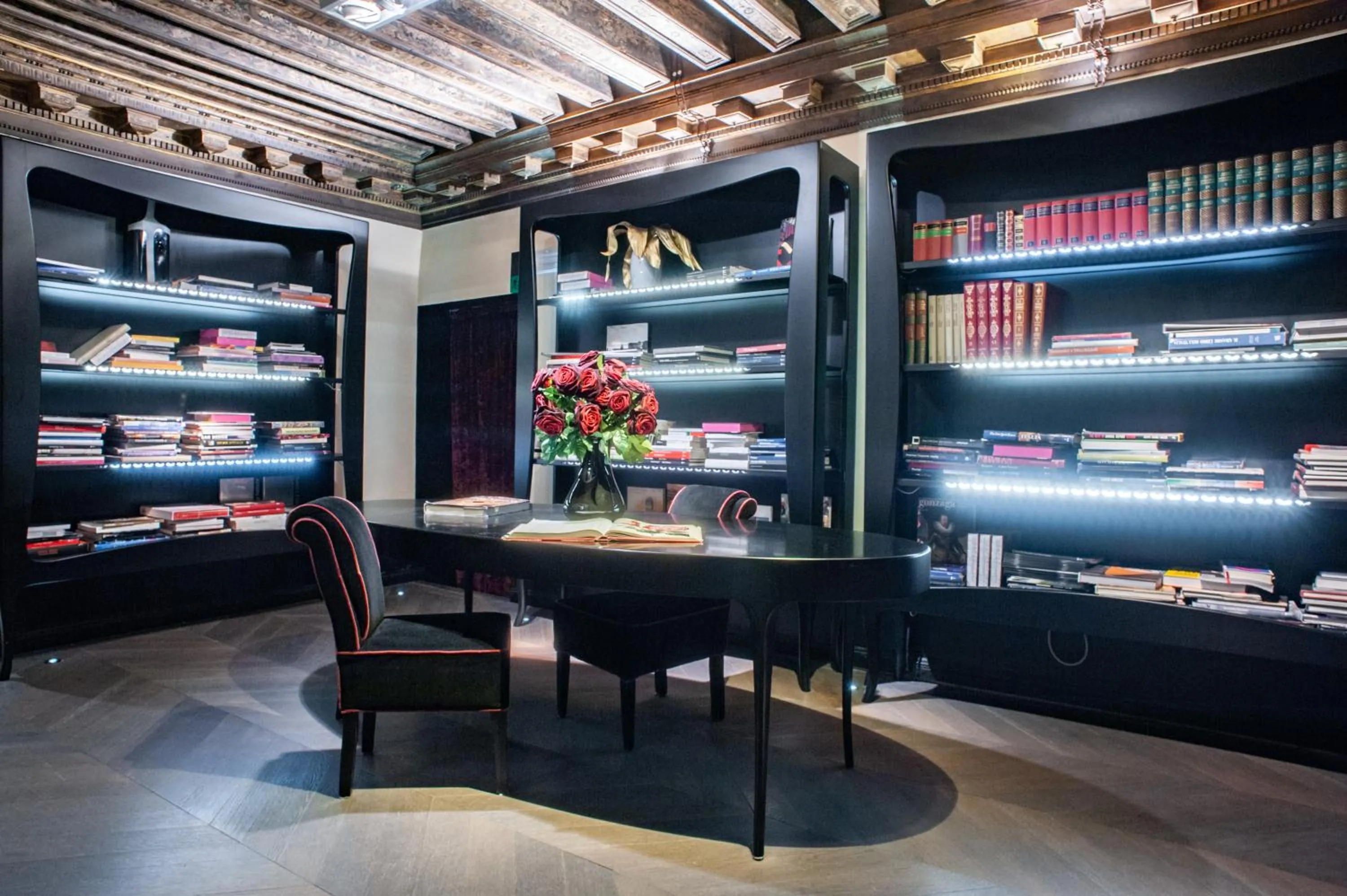Library in Hotel Palazzo Barbarigo Sul Canal Grande
