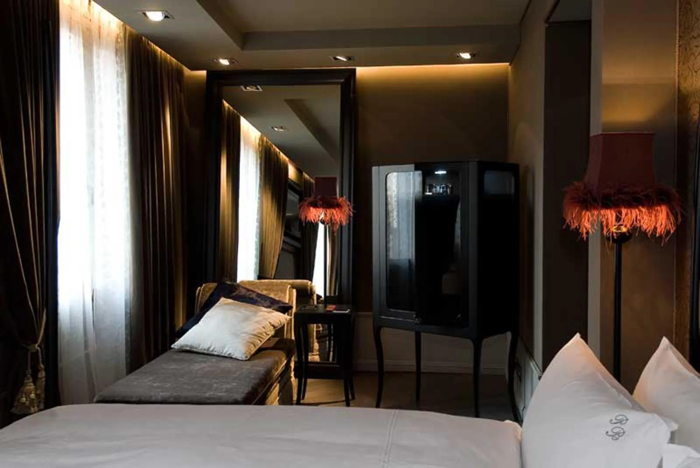 Decorative detail, Bed in Hotel Palazzo Barbarigo Sul Canal Grande