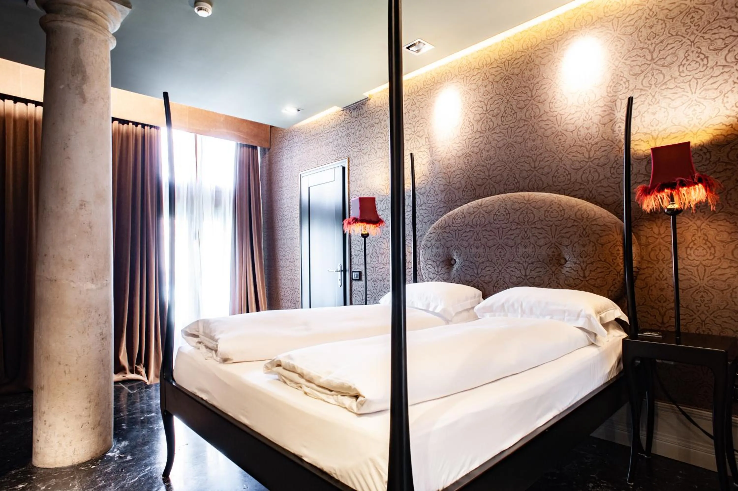 Photo of the whole room, Bed in Hotel Palazzo Barbarigo Sul Canal Grande