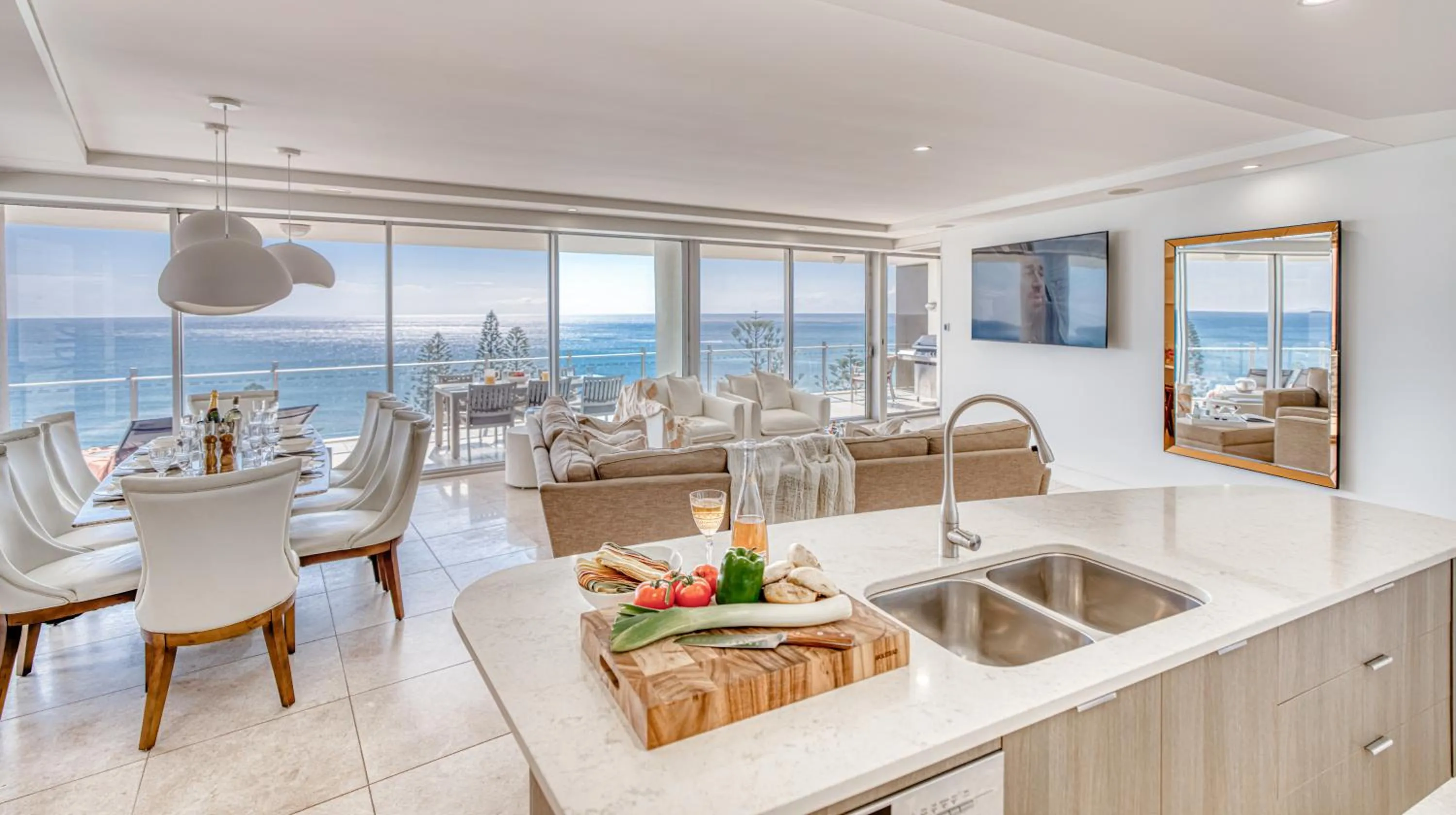 Kitchen or kitchenette in Sea Pearl A1 Beach Resort