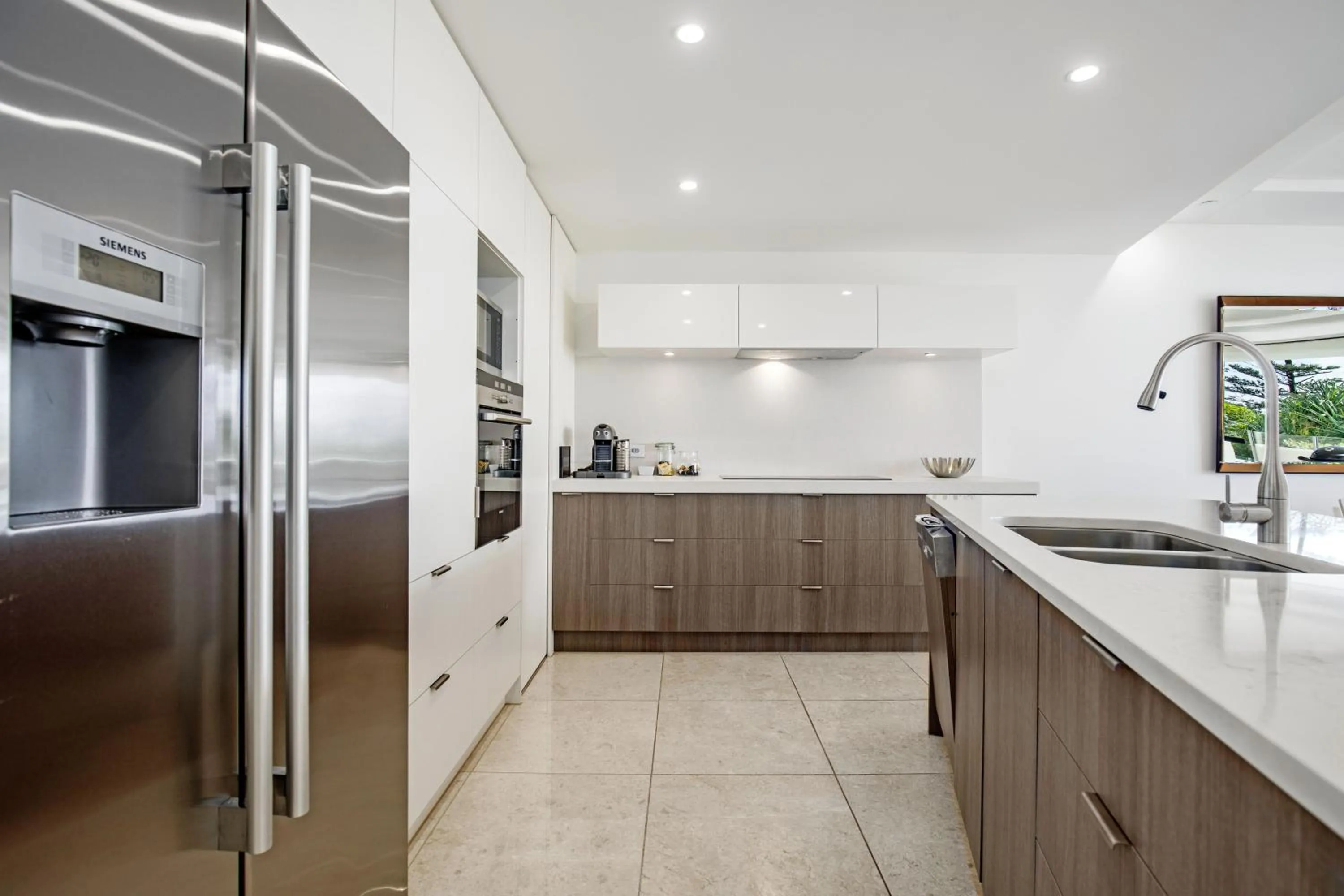 Kitchen or kitchenette in Sea Pearl A1 Beach Resort