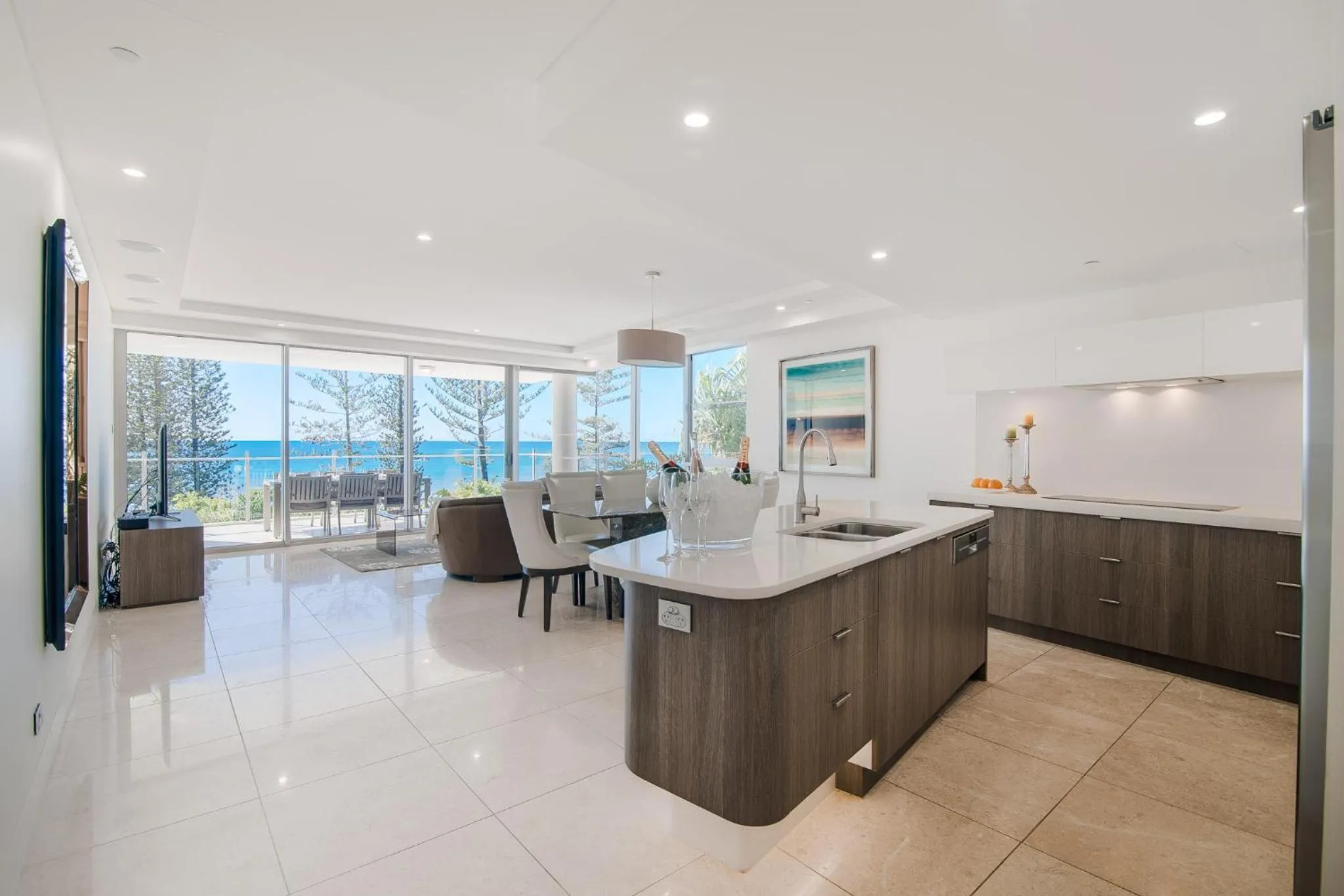 Kitchen or kitchenette in Sea Pearl A1 Beach Resort