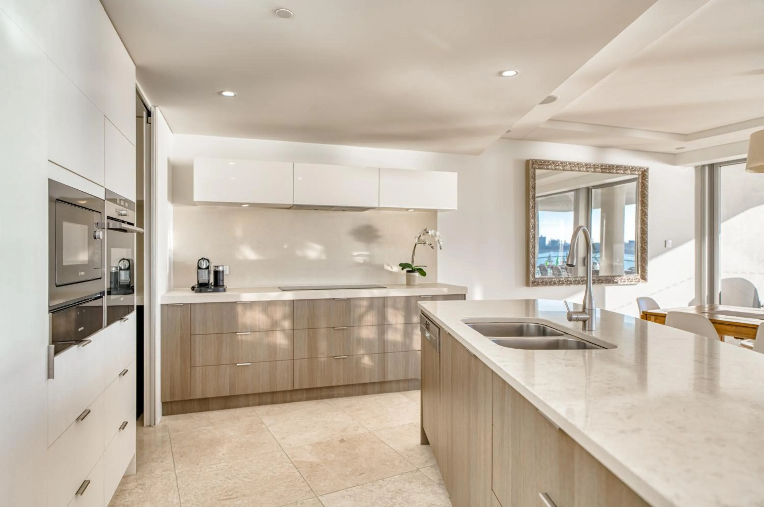 Kitchen or kitchenette in Sea Pearl A1 Beach Resort