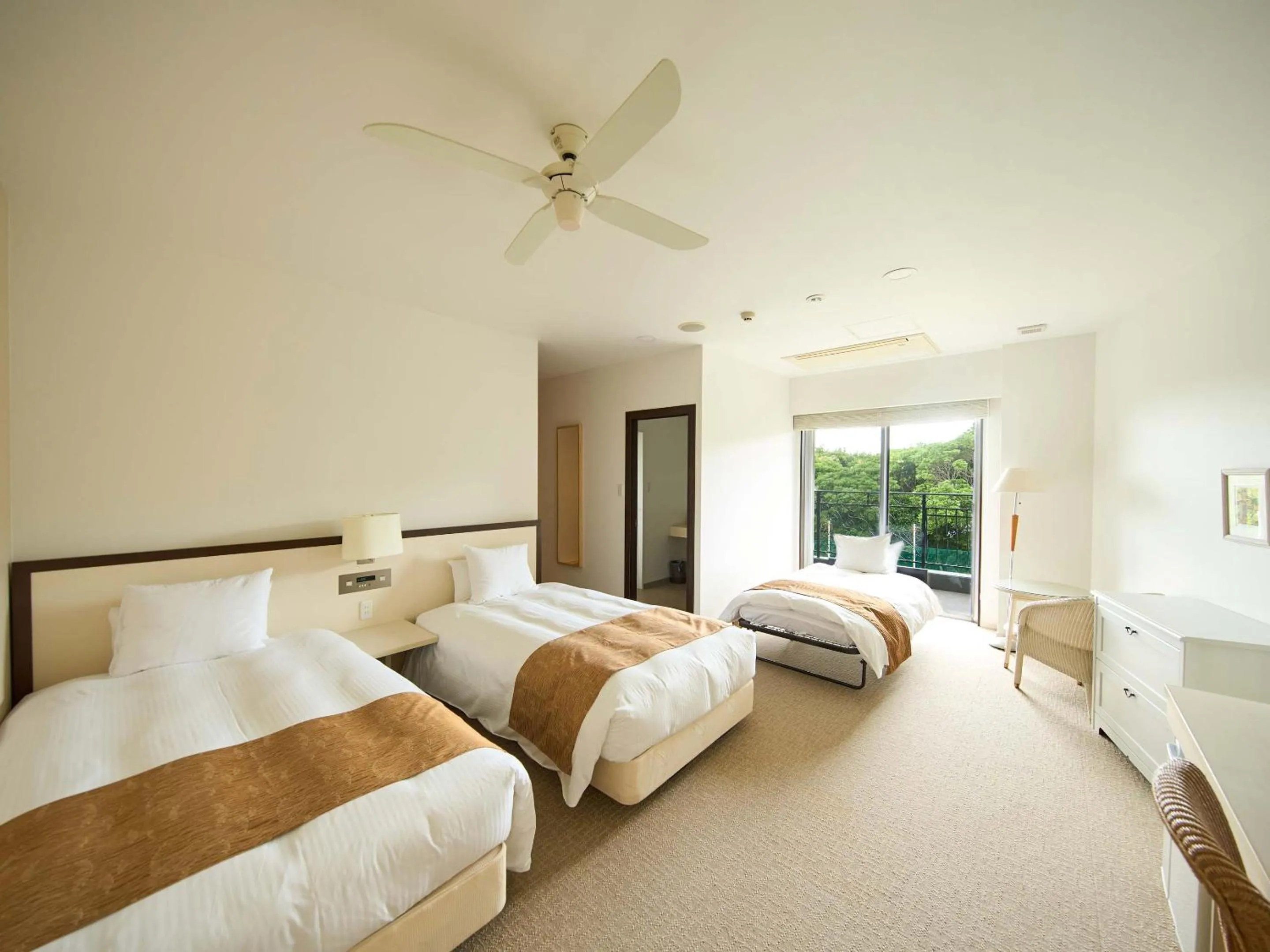 Photo of the whole room, Bed in Hotel Holistic Resort Wakayama