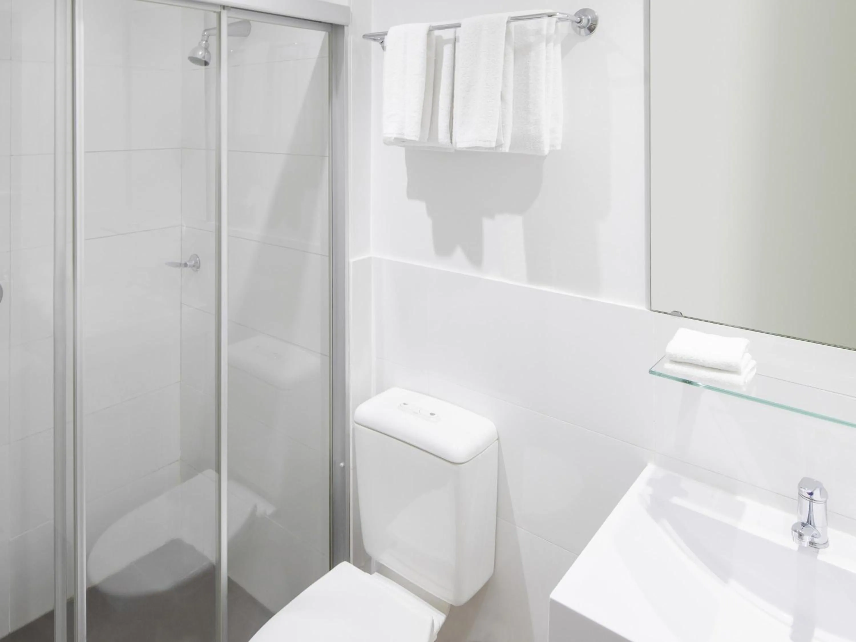 Bedroom in Mantra Castle Hill Sydney, an Accor Hotel