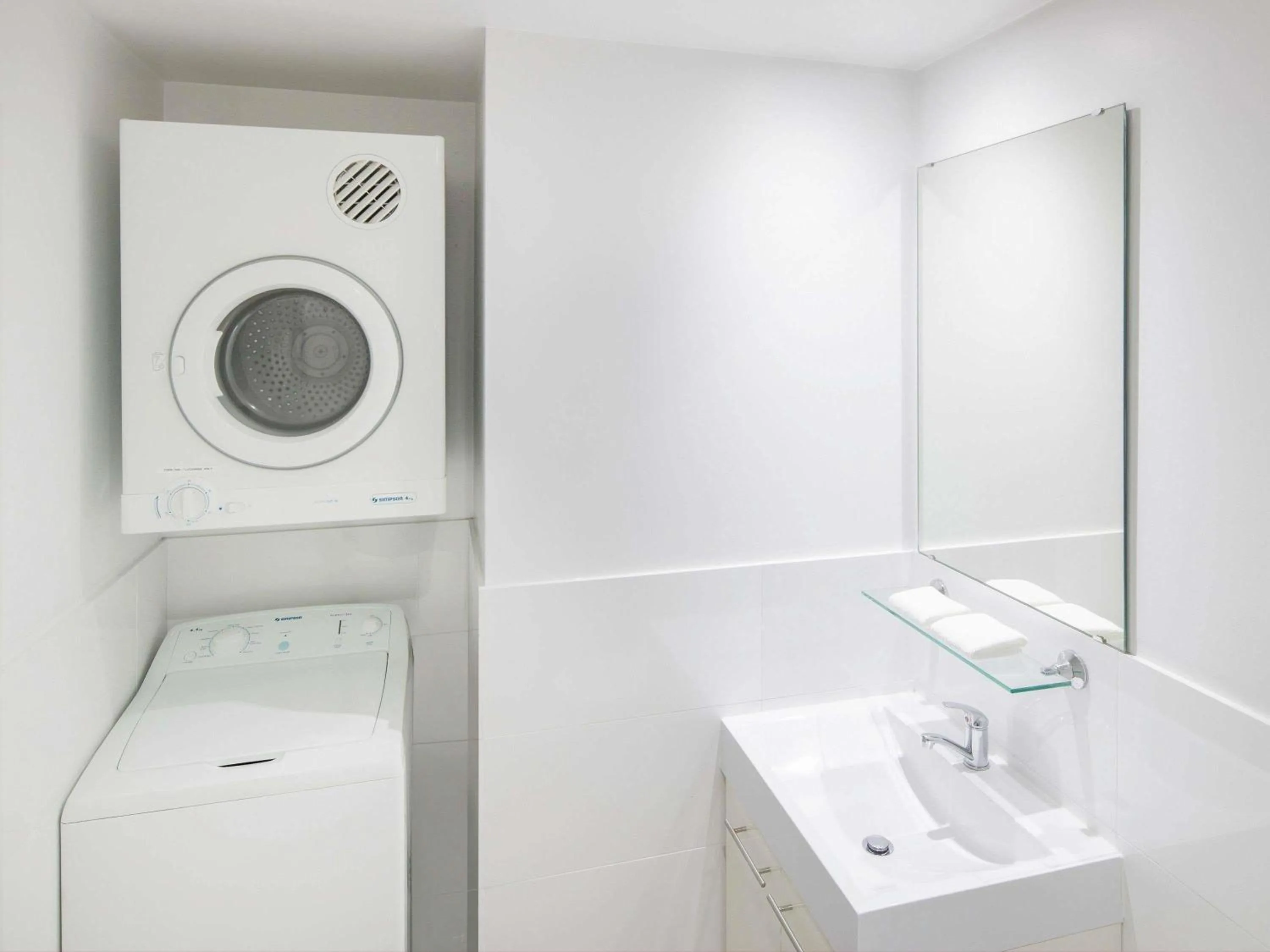 Bedroom in Mantra Castle Hill Sydney, an Accor Hotel