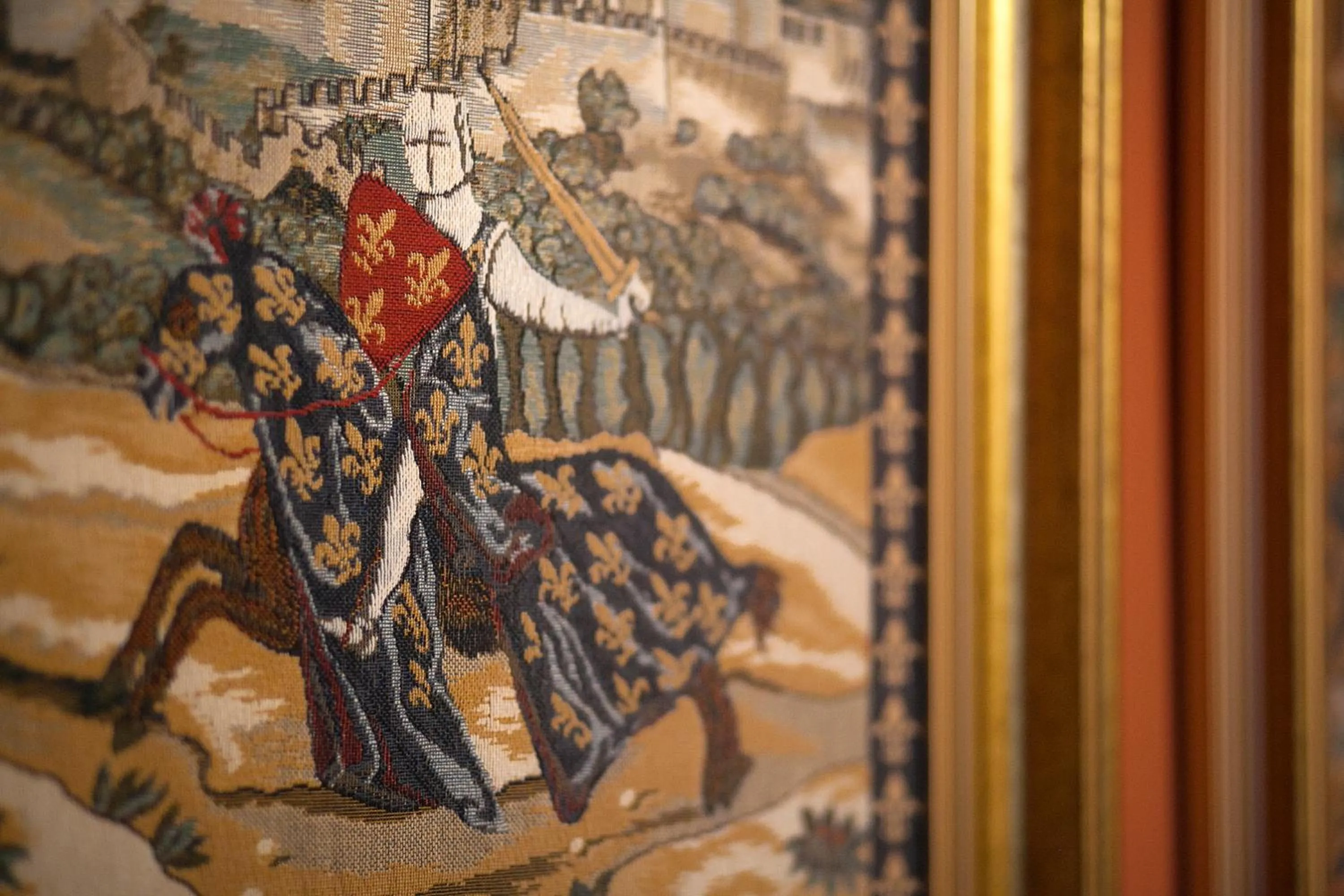 Decorative detail in Aparthotel Oberża