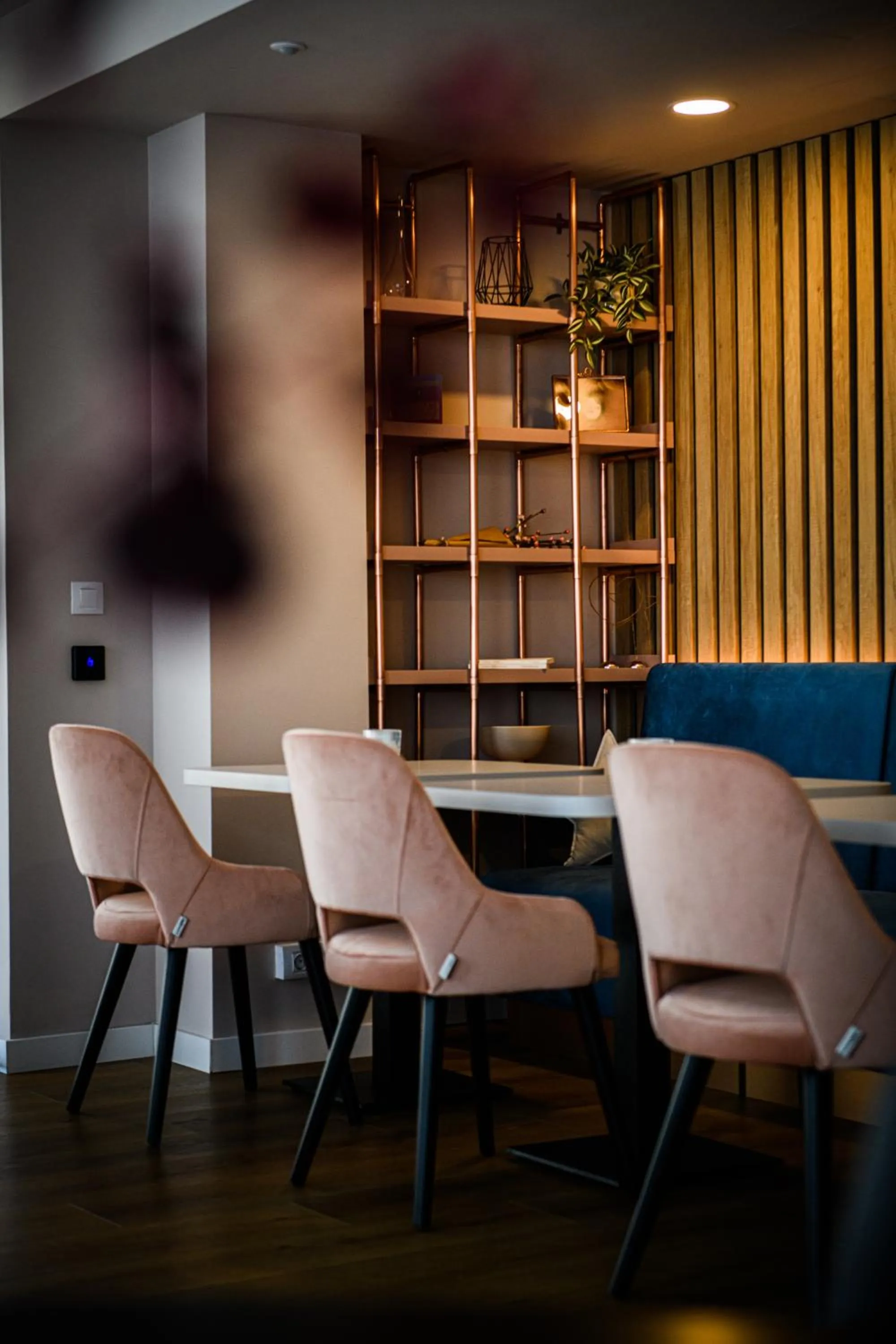 Seating area in Vila Sarisa