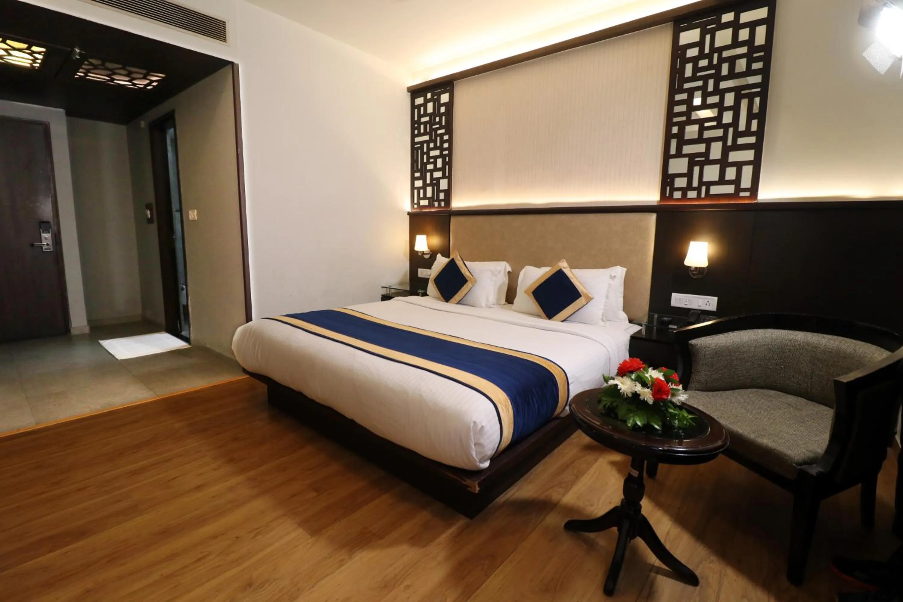 Bedroom, Bed in Hotel Myriad