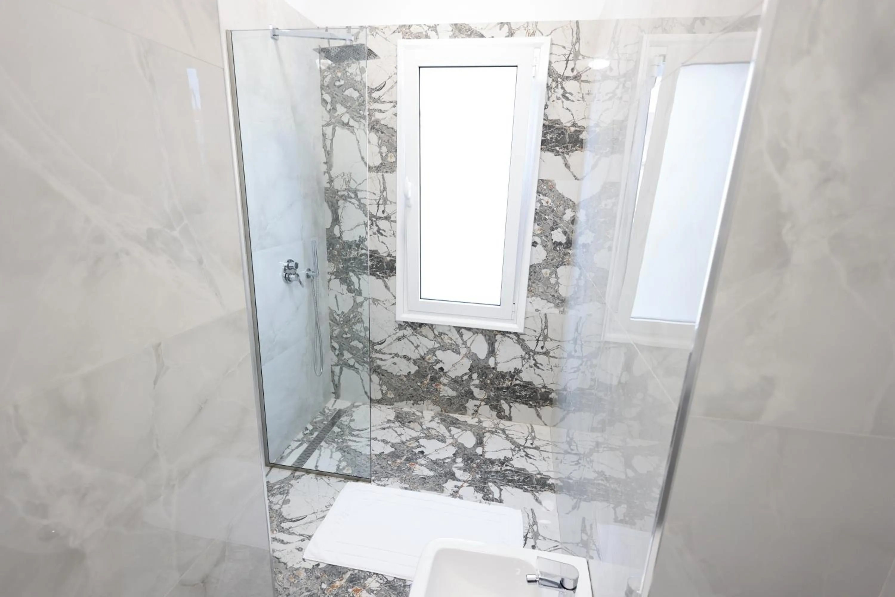 Bathroom in SEA & LAKE VIEW VILLA