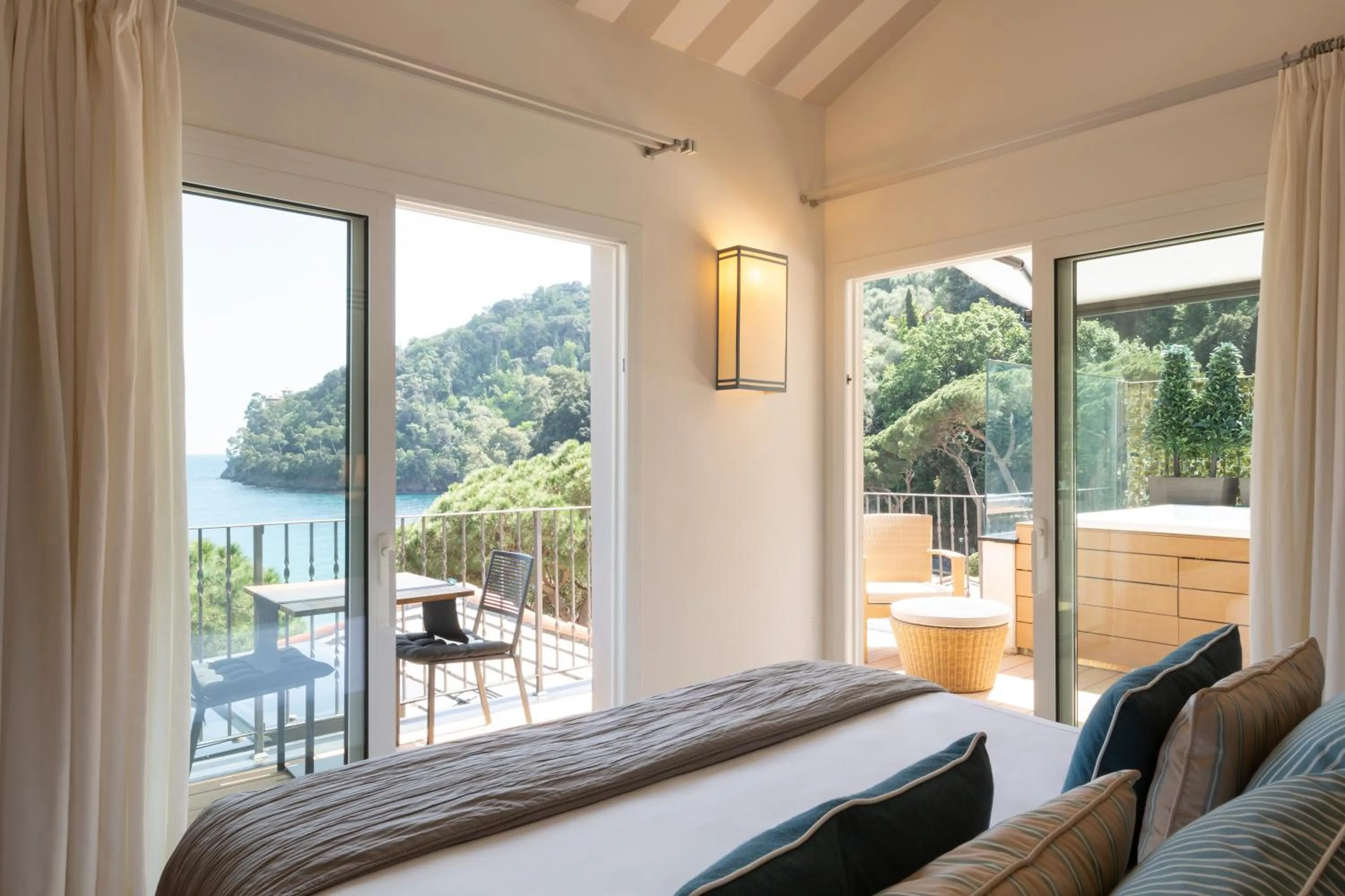 Photo of the whole room, Bed in Eight Hotel Paraggi