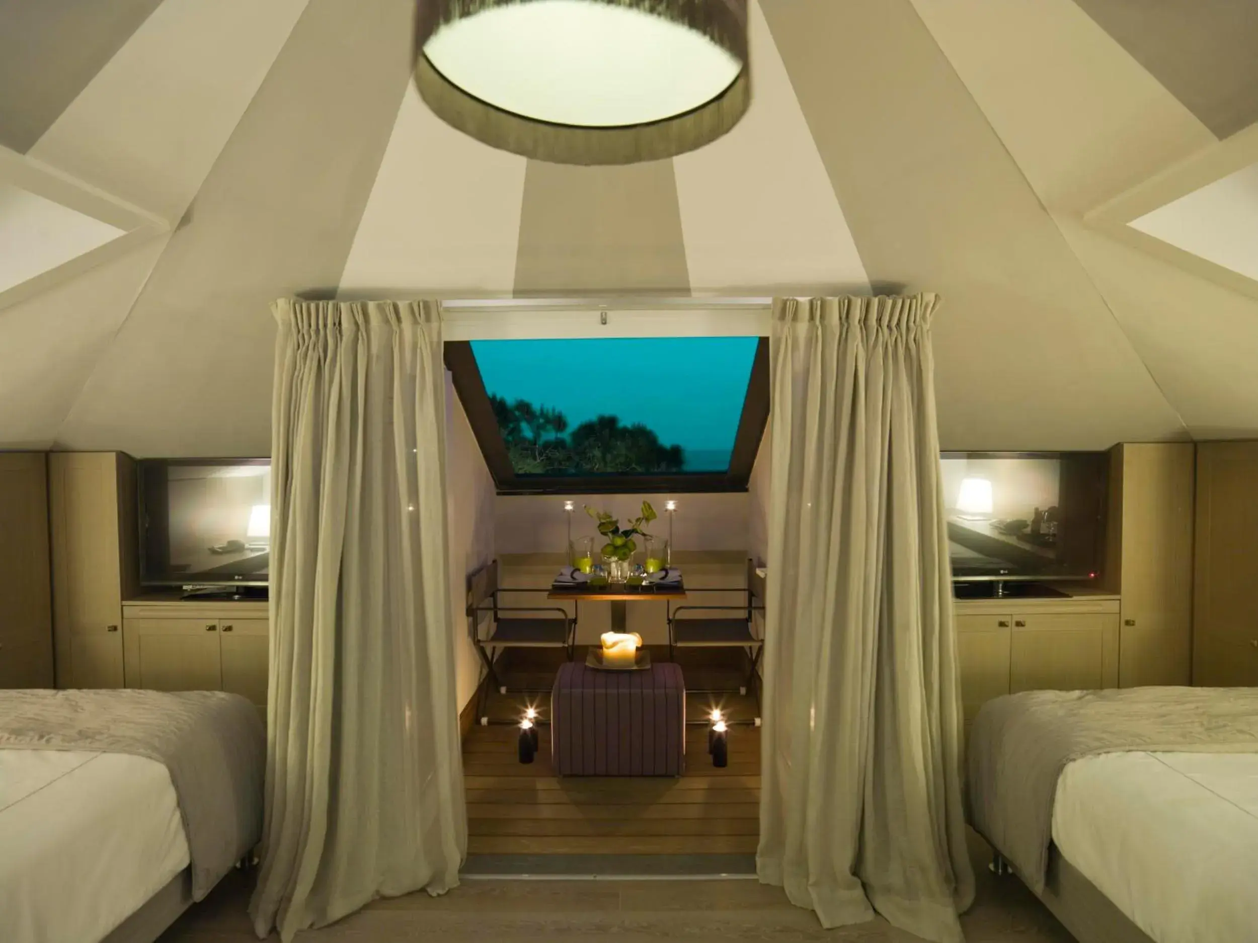 Photo of the whole room, Bed in Eight Hotel Paraggi Photo of the whole room, Bed in Eight Hotel Paraggi