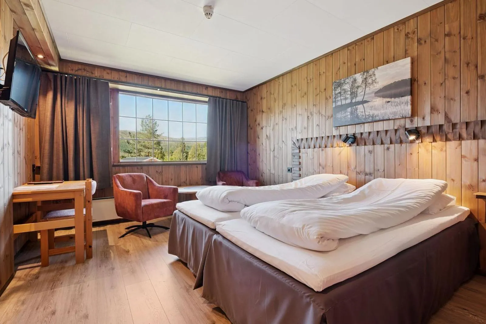 Photo of the whole room, Bed in Heia Gjestegård