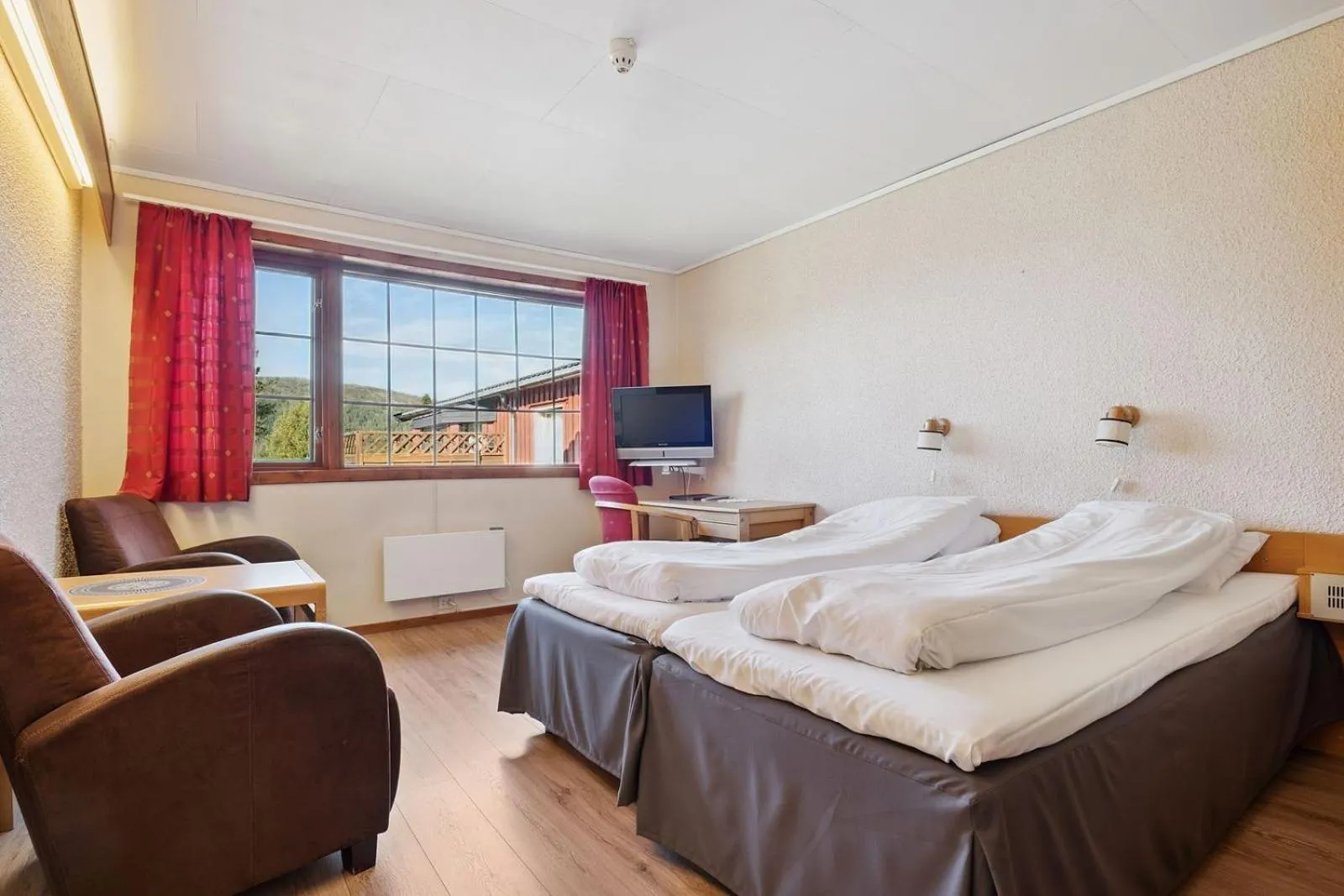 Photo of the whole room, Bed in Heia Gjestegård