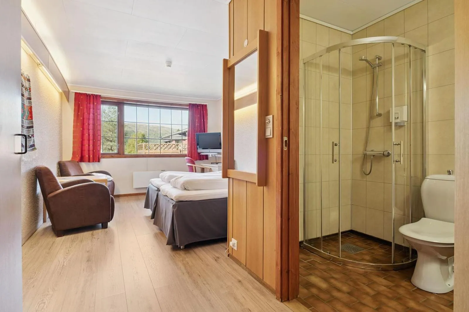 Photo of the whole room, Bed in Heia Gjestegård