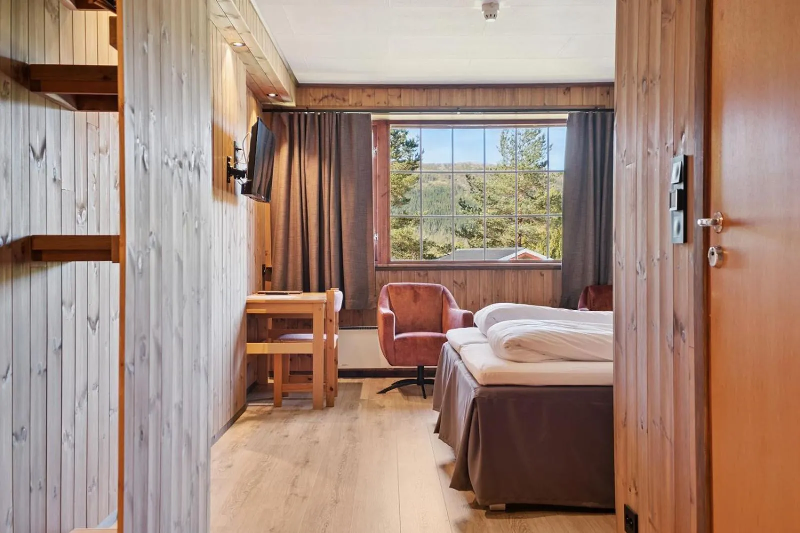 Photo of the whole room, Bed in Heia Gjestegård