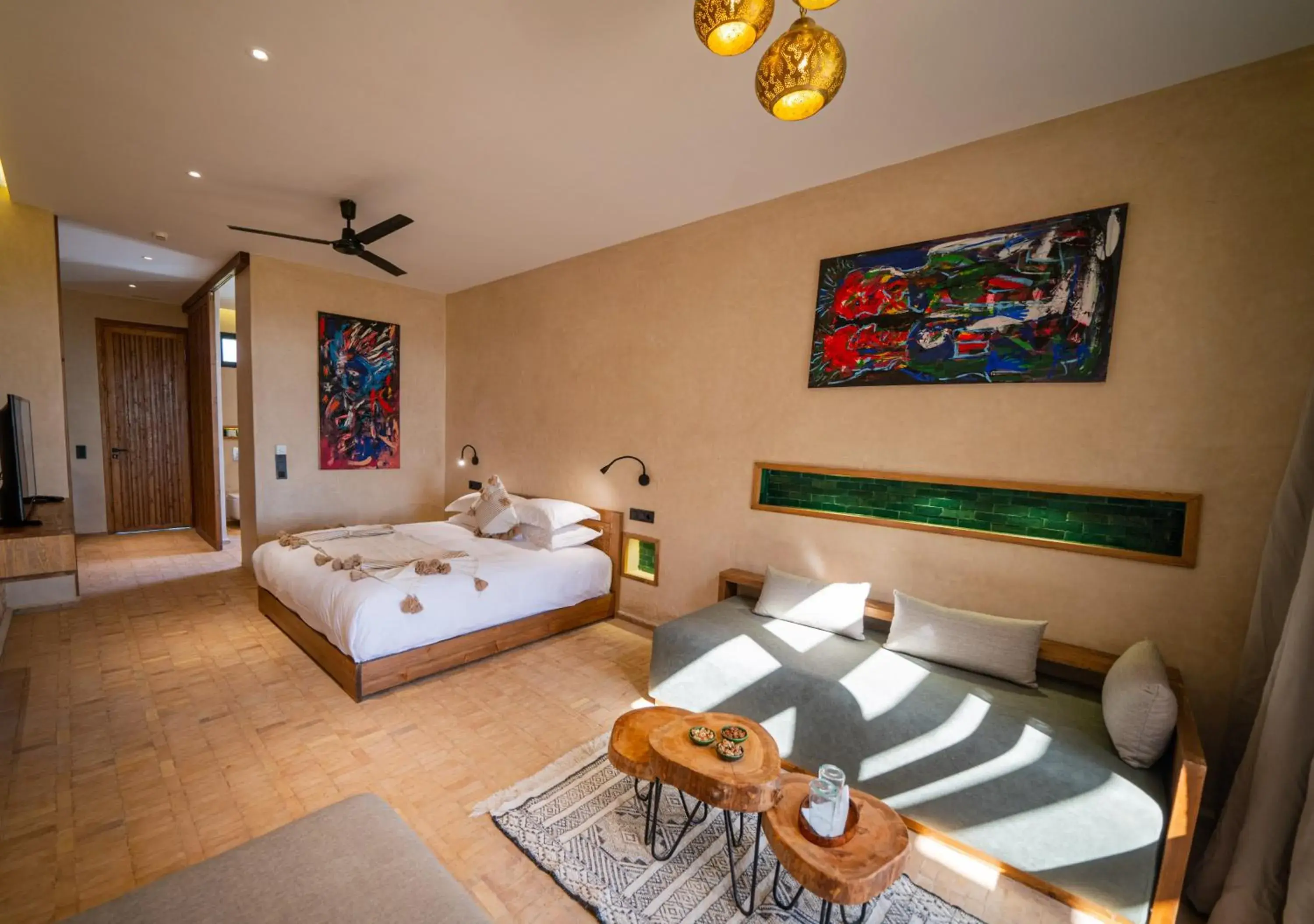 Seating area, Bed in BABERRIH Hôtel Hospitality Palaces & Resorts Seating area, Bed in BABERRIH Hôtel Hospitality Palaces & Resorts