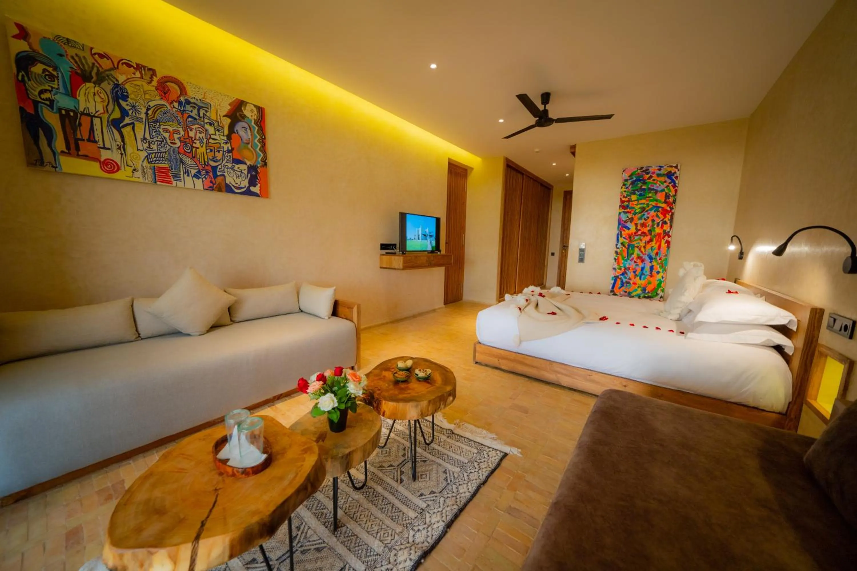 Seating area, Bed in BABERRIH Hôtel Hospitality Palaces & Resorts