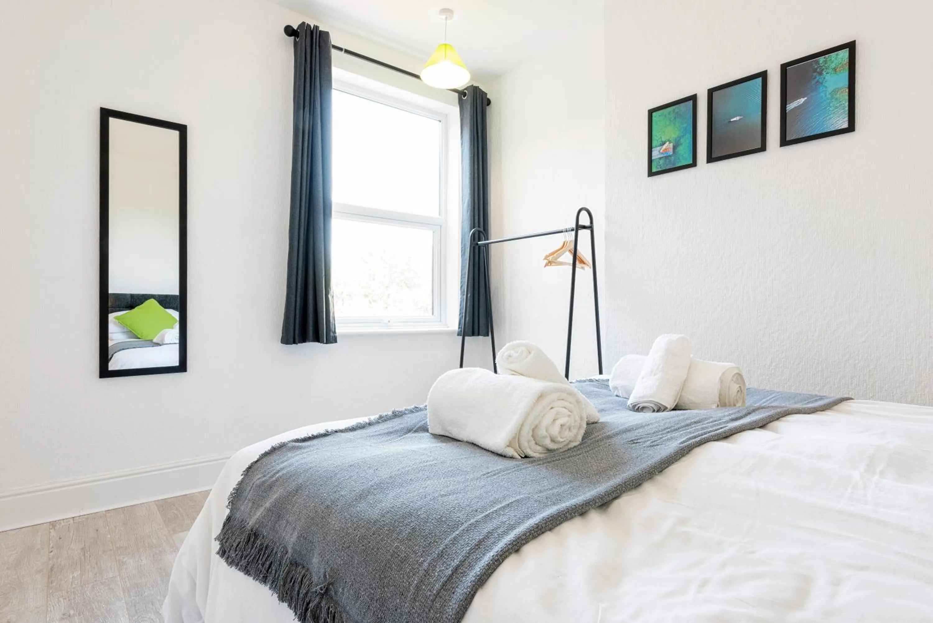 Bedroom, Bed in Jasmine Villa B - Ideal for QMC & Uni - Free parking