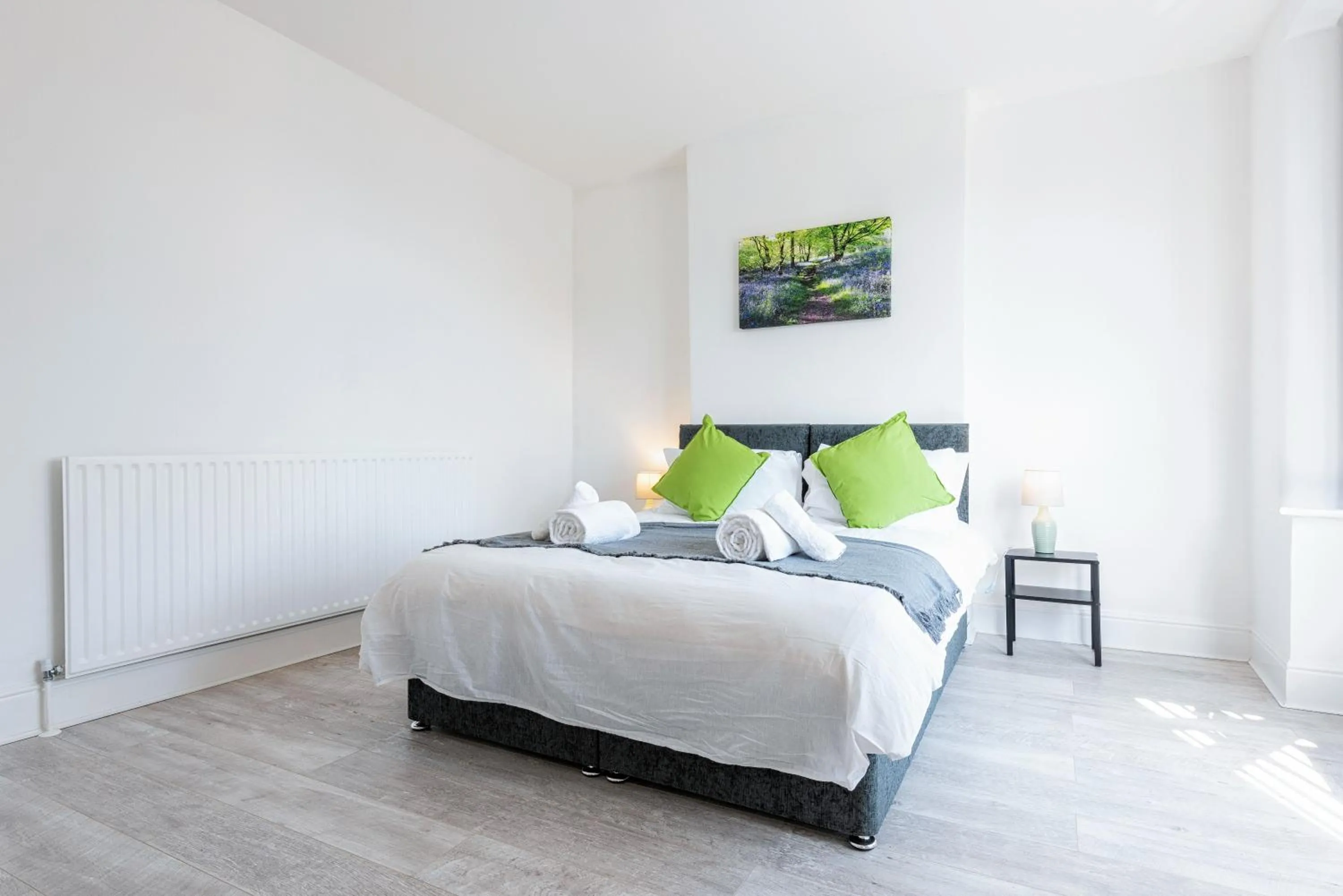 Bedroom, Bed in Jasmine Villa B - Ideal for QMC & Uni - Free parking