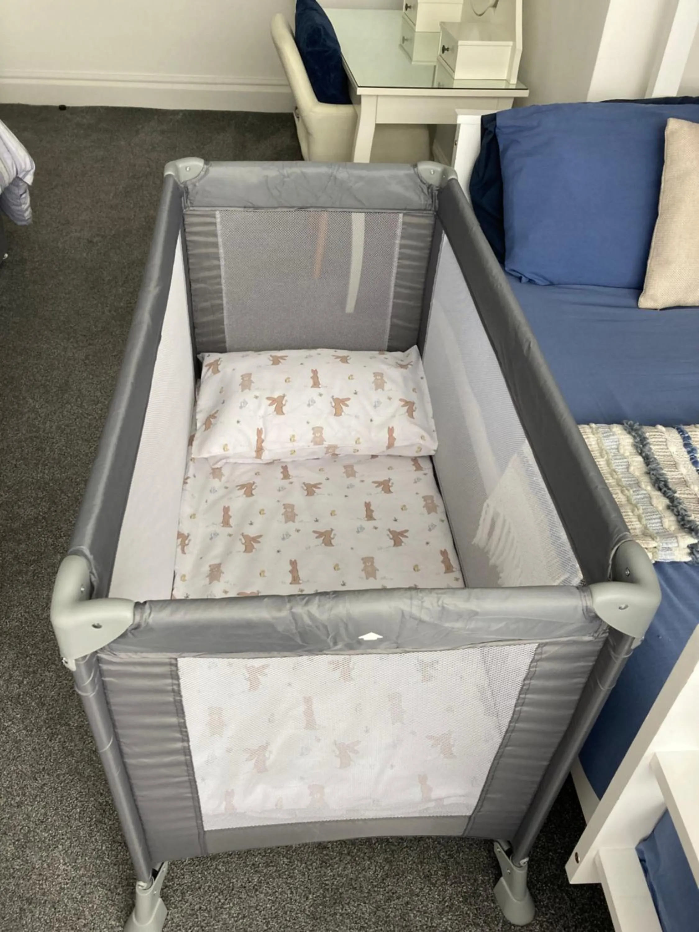 Bed in A wave from it all