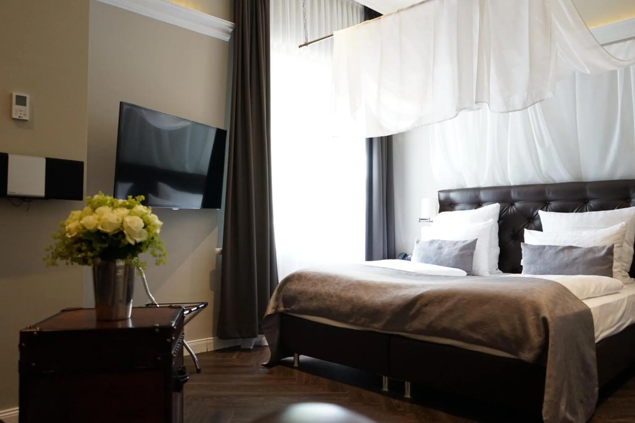 Photo of the whole room, Bed in Villahotel Rheinblick