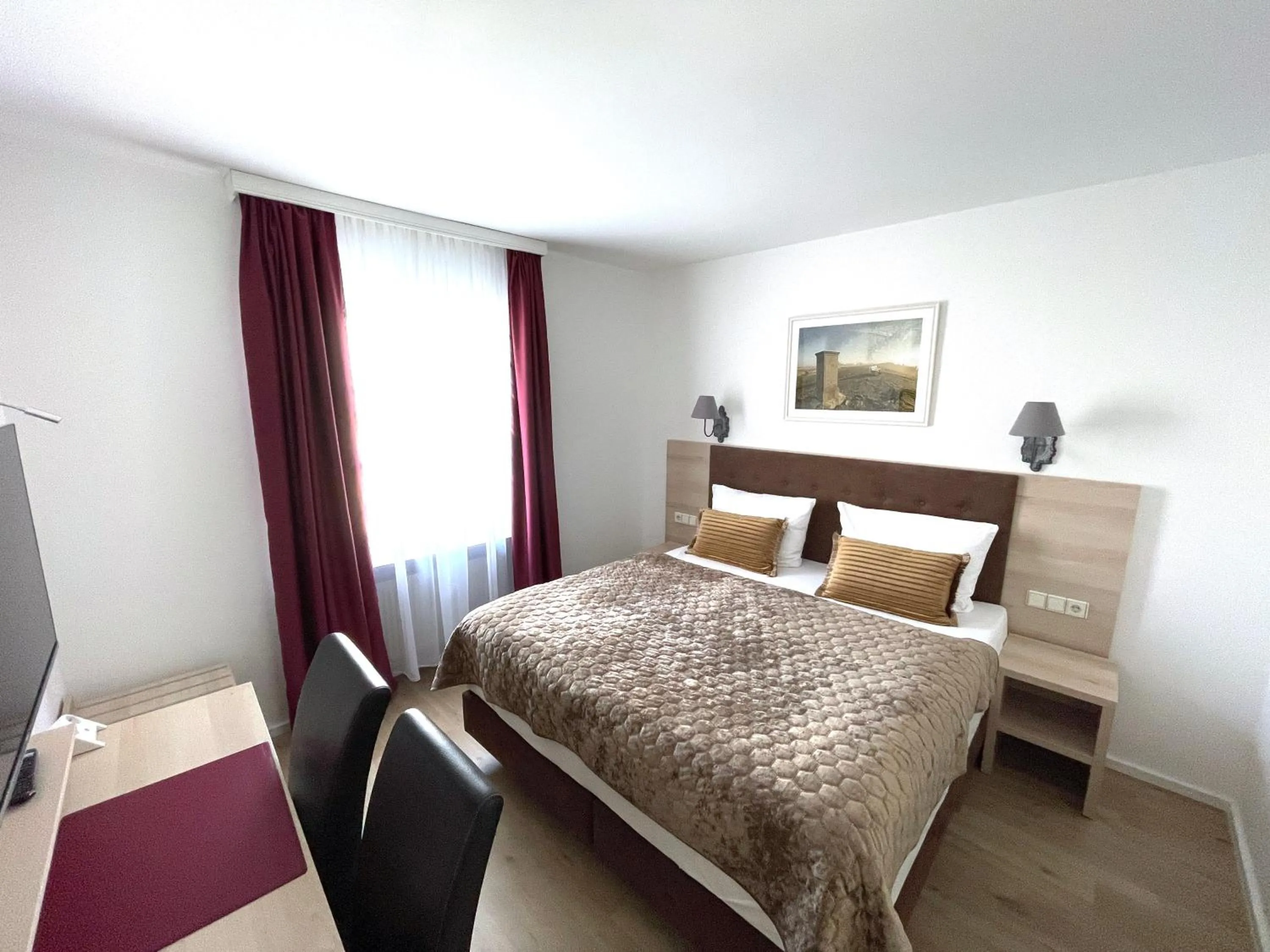 Photo of the whole room, Bed in Das Hotel Krone