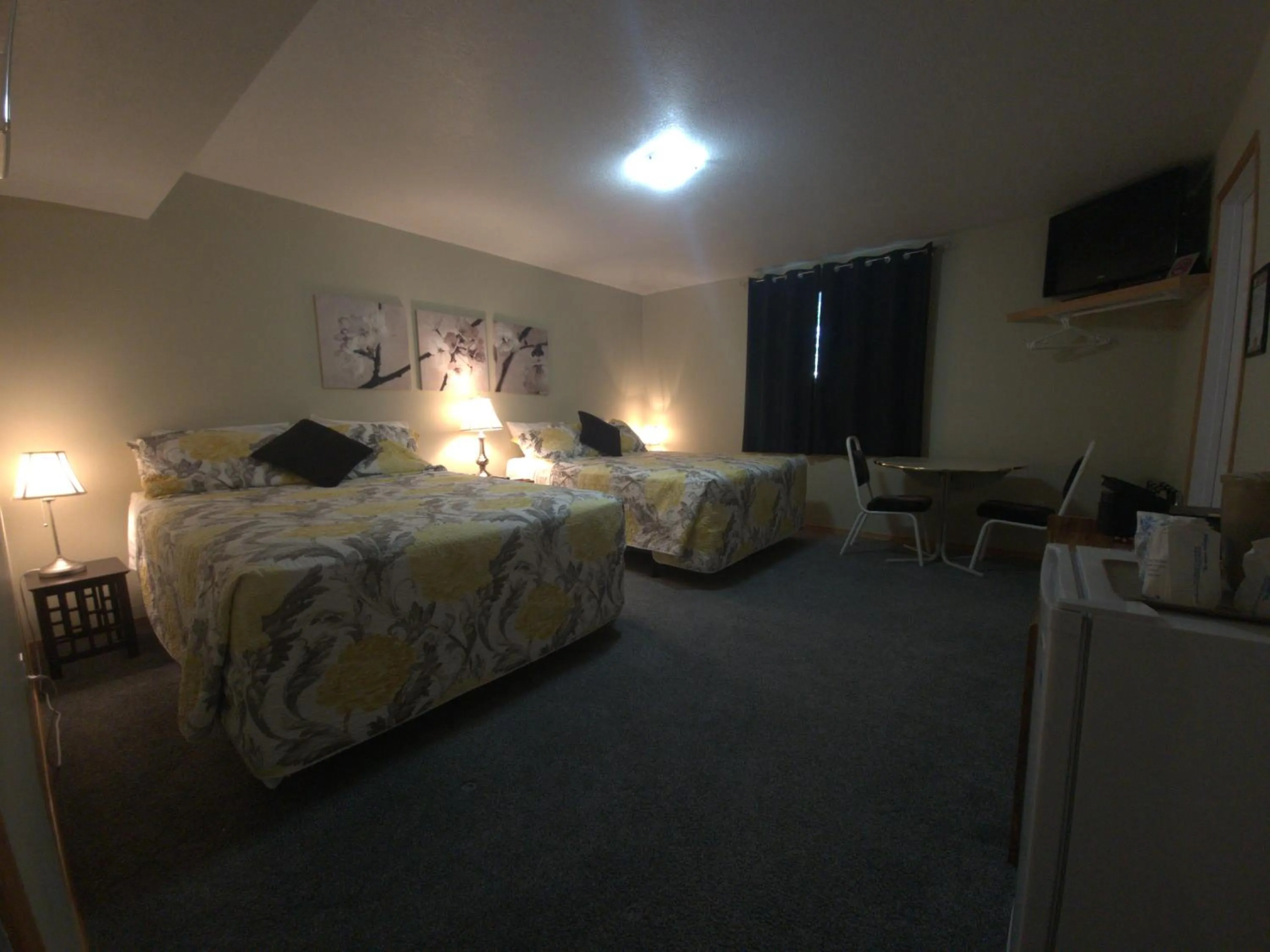 Bed in NEWCASTLE COUNTRY INN