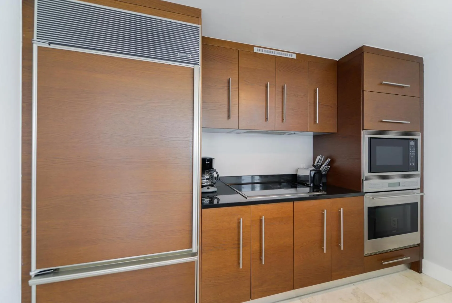 Kitchen or kitchenette in Wonderful 2/2 Condo at Icon Brickell With Pool