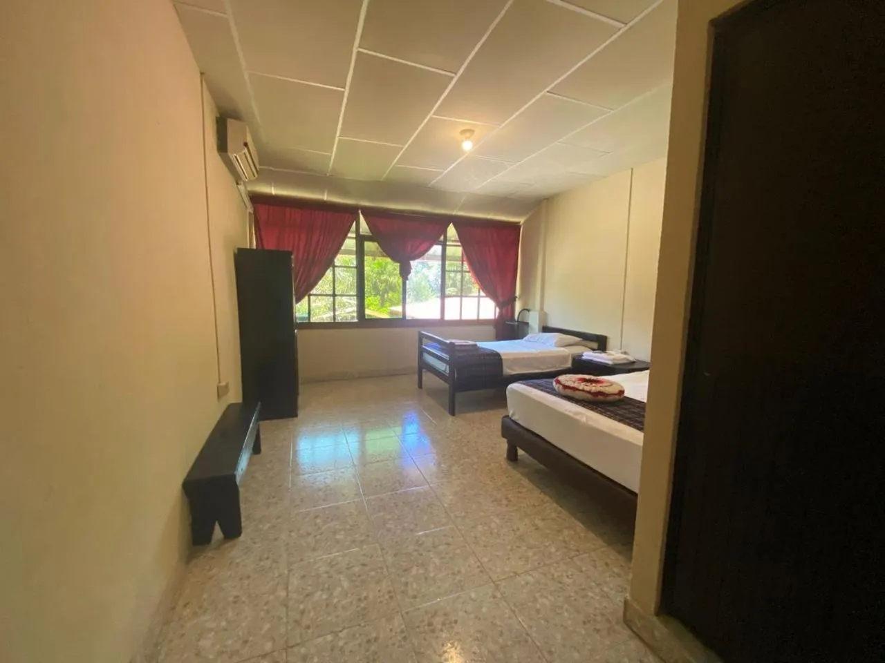 Bed in Grand Selva Lodge & Tours