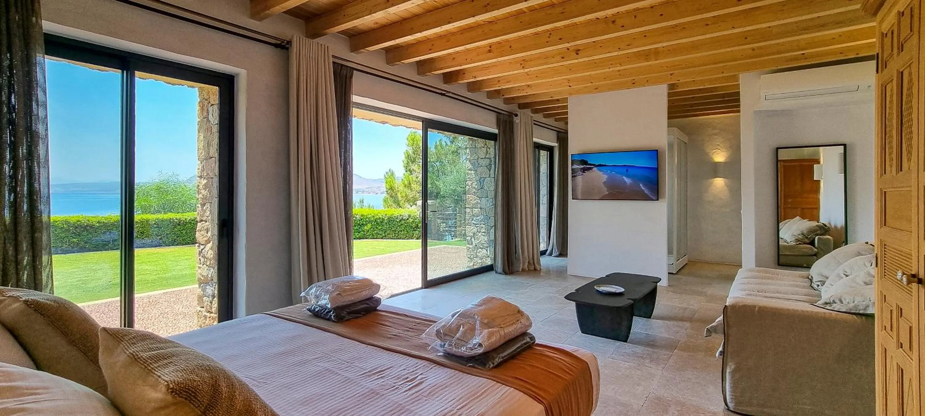 Aquavisionaire Beach Front Villa