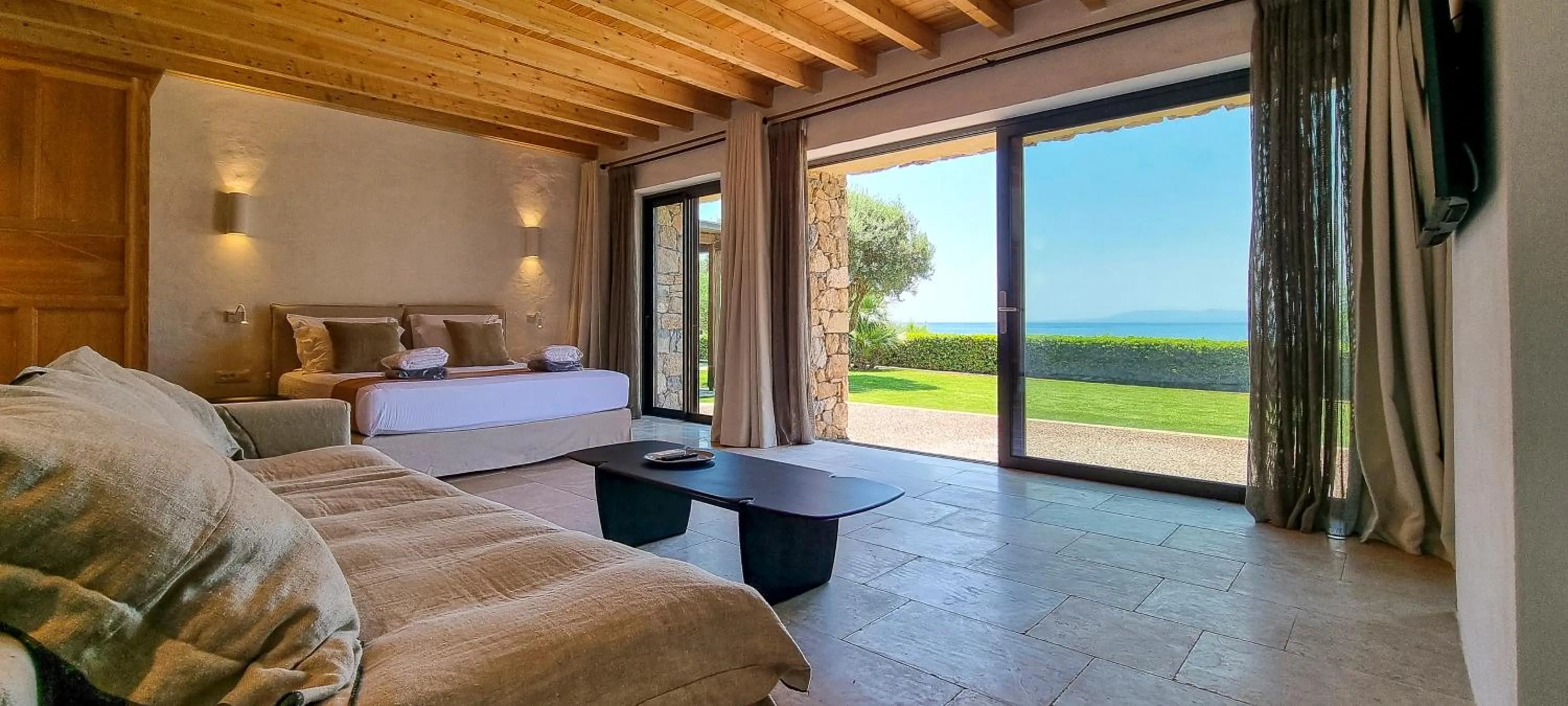 Aquavisionaire Beach Front Villa