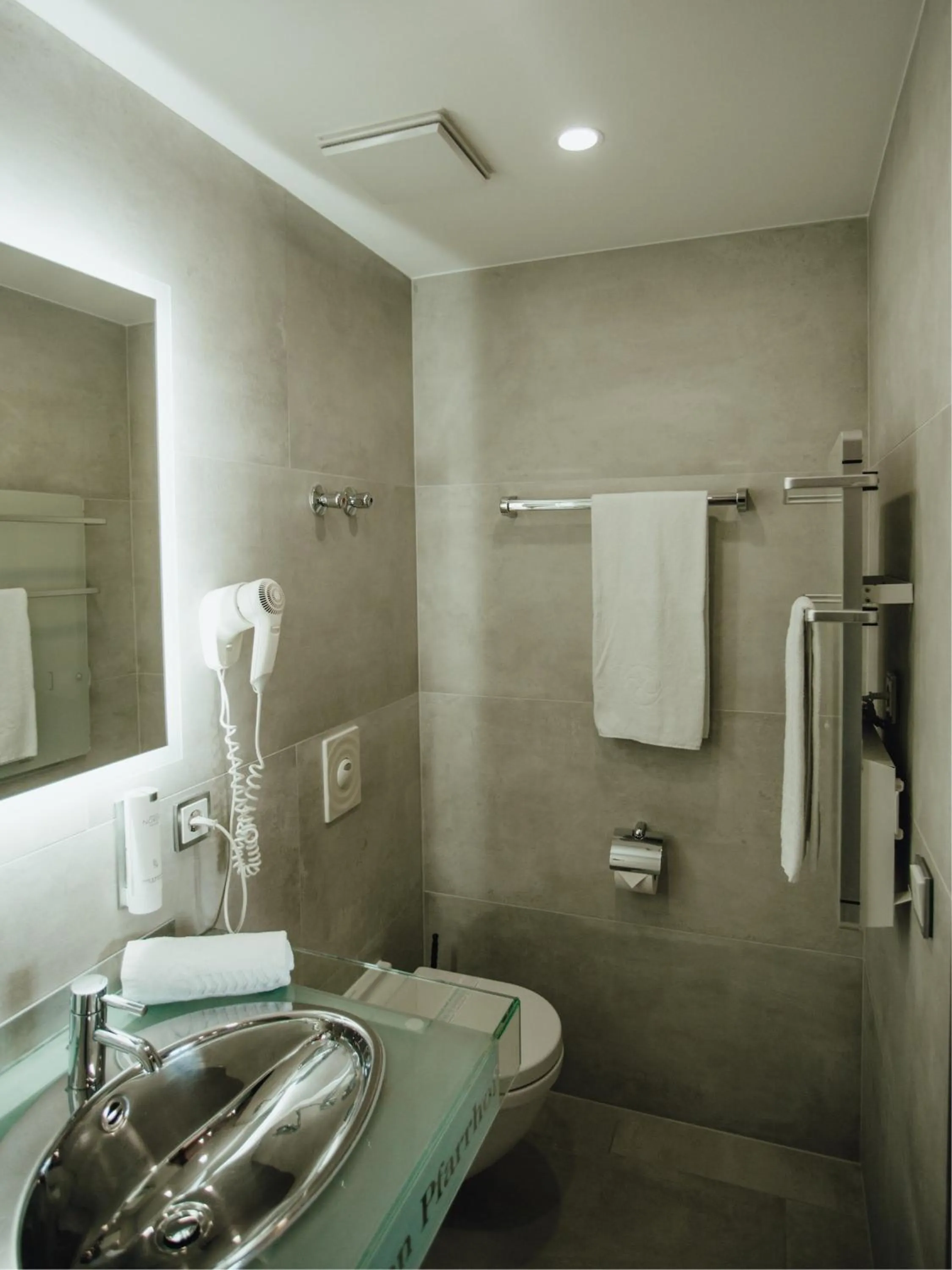 Bathroom in Hotel "Alter Pfarrhof"